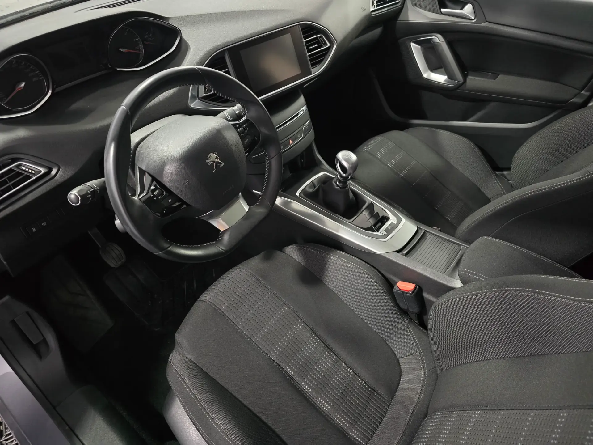 Peugeot 308 1.6 BlueHDi Allure 18