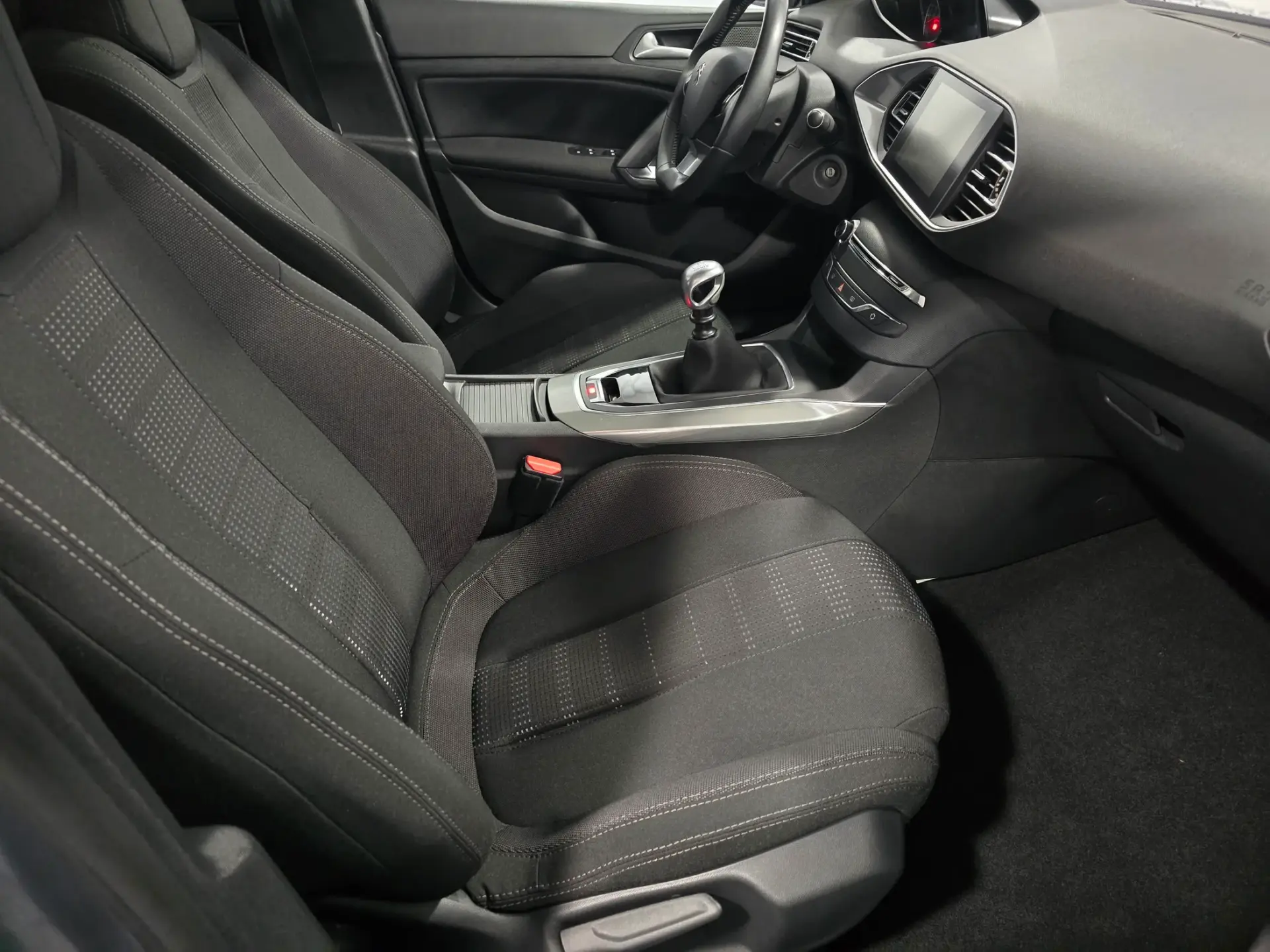 Peugeot 308 1.6 BlueHDi Allure 21