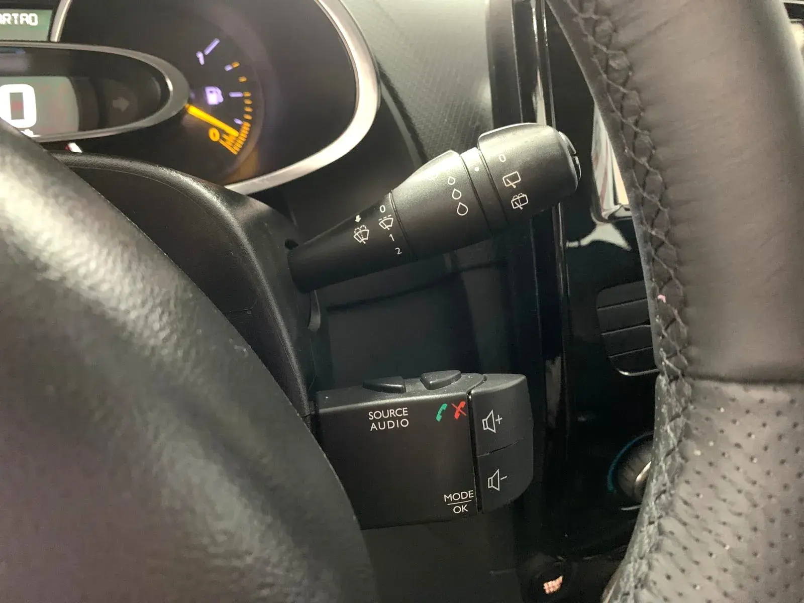 Renault Clio 1.5 dCi Dynamique S 12