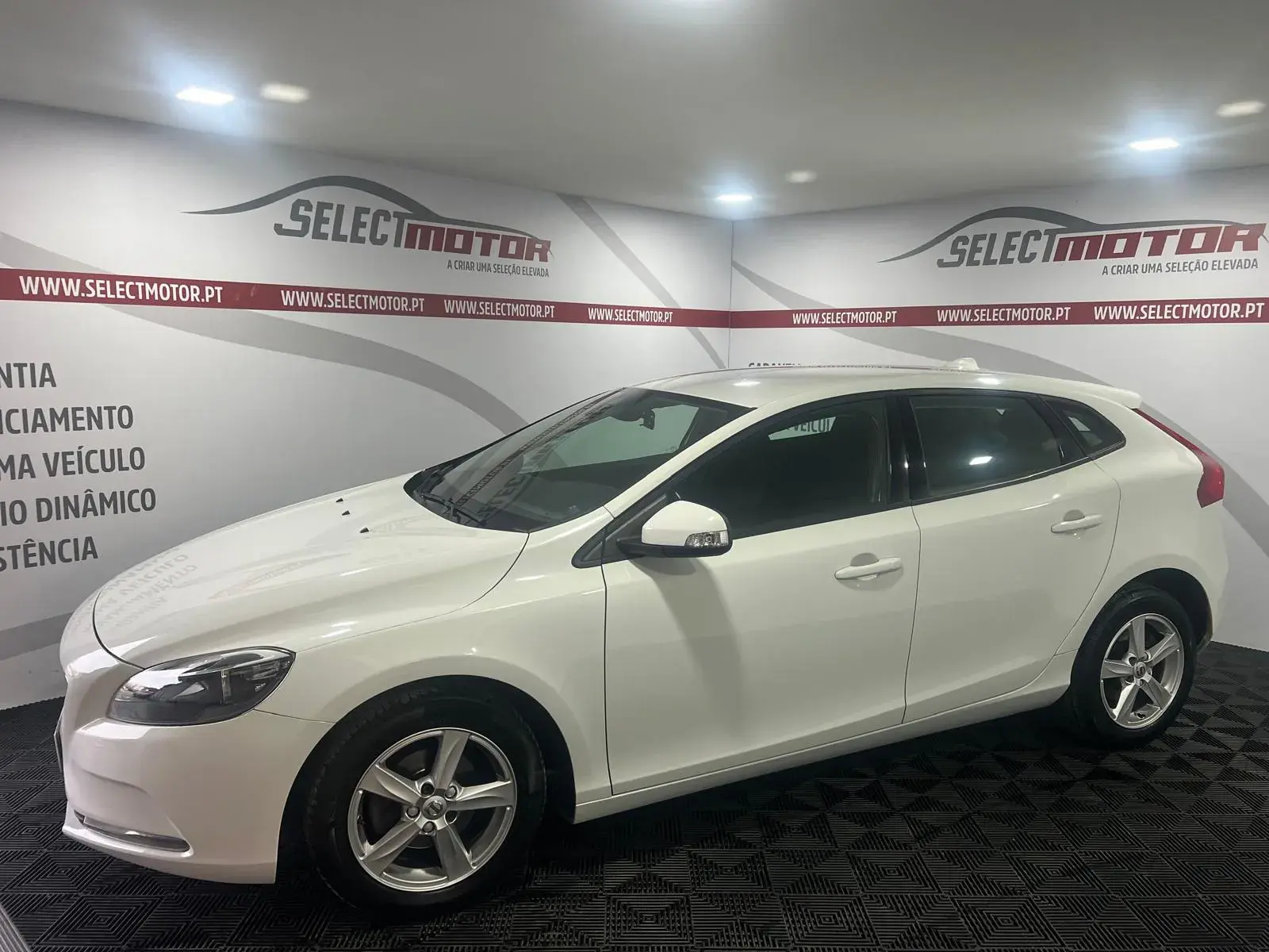 Volvo V40 2.0 D2 Momentum 3