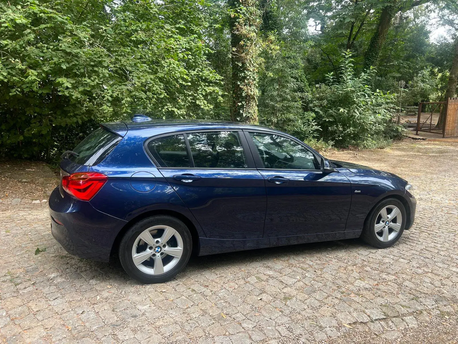 BMW 116 d Line Sport 8