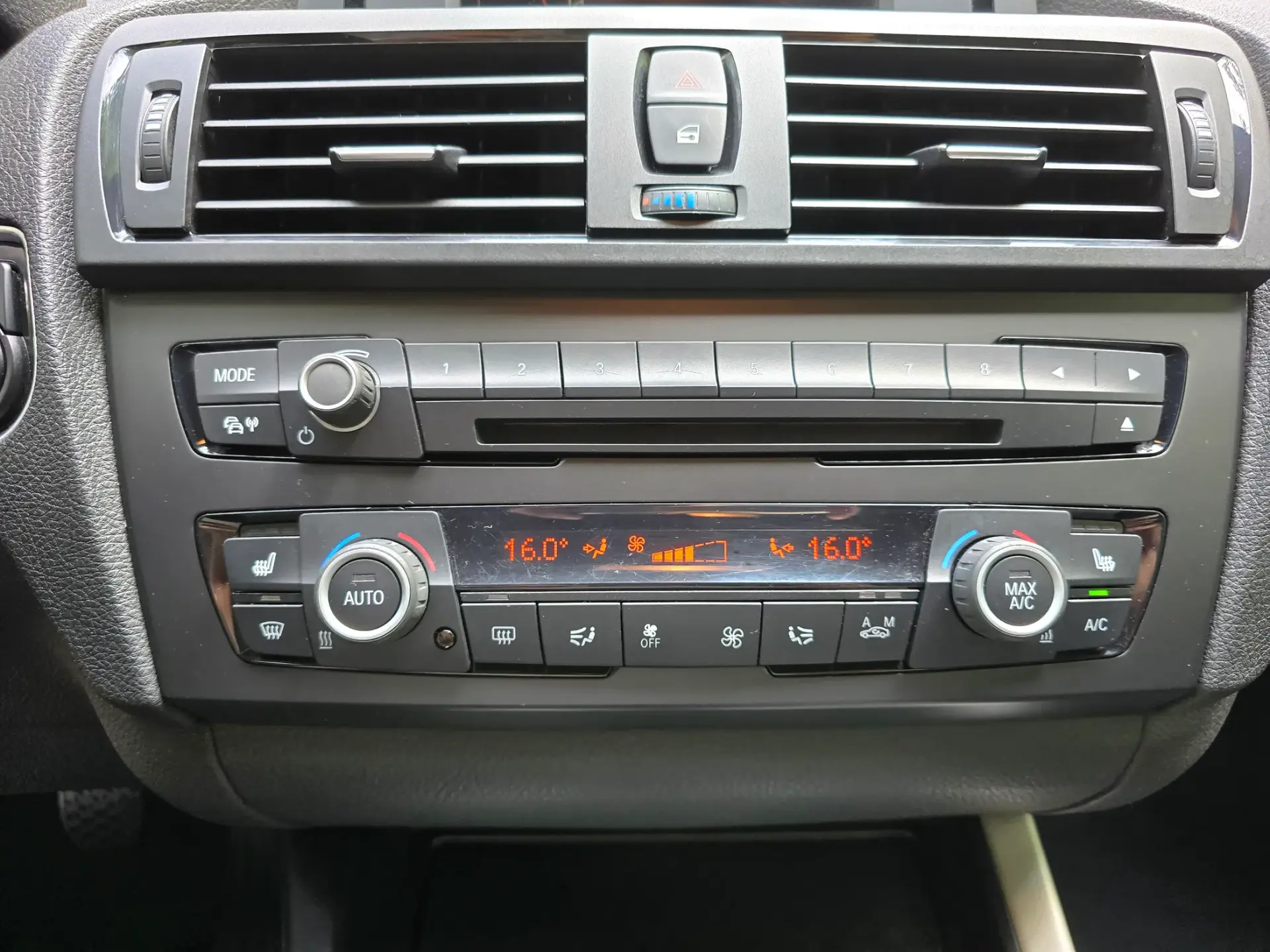 BMW 118 d Line Sport 12