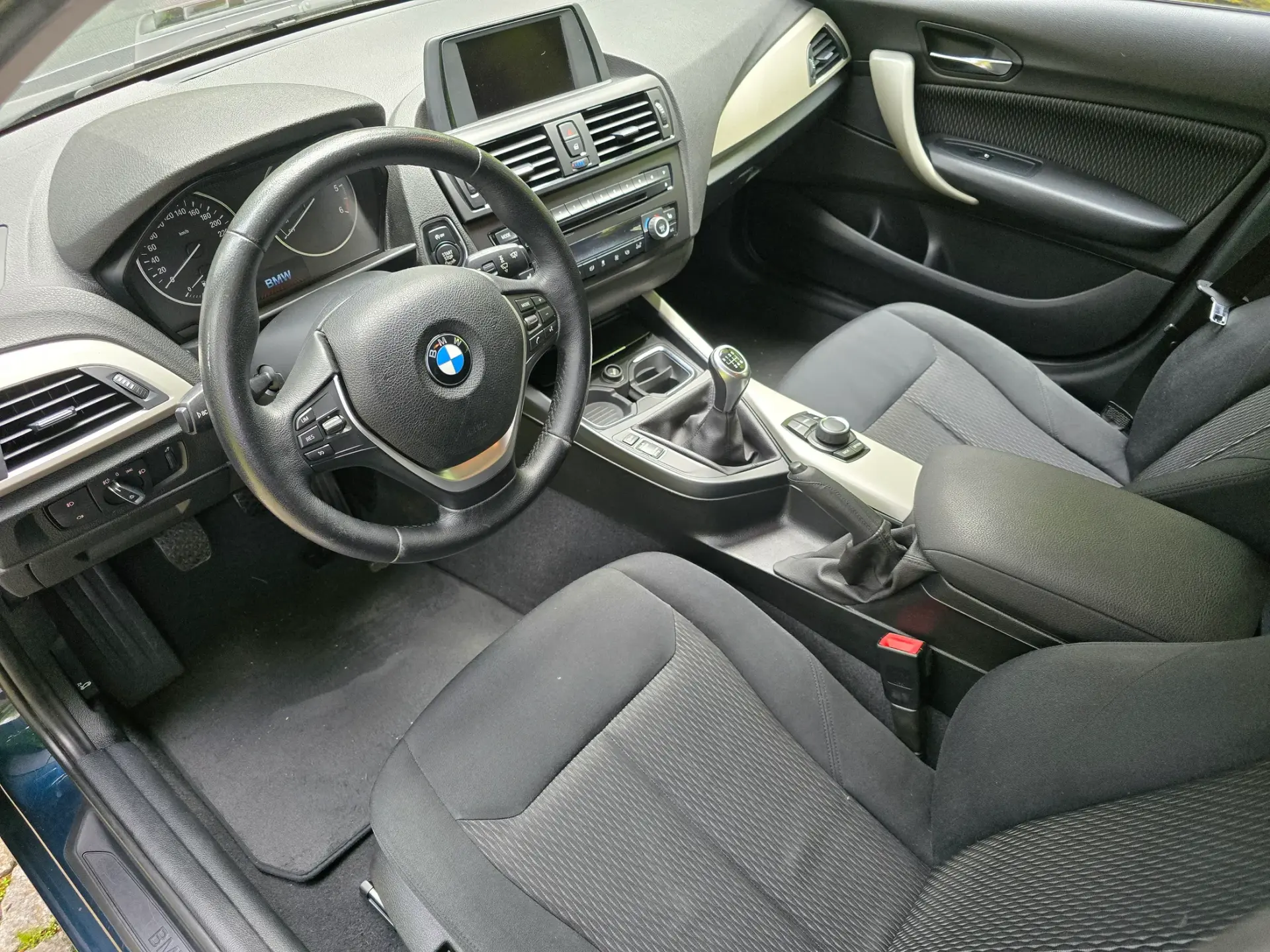 BMW 118 d Line Sport 21