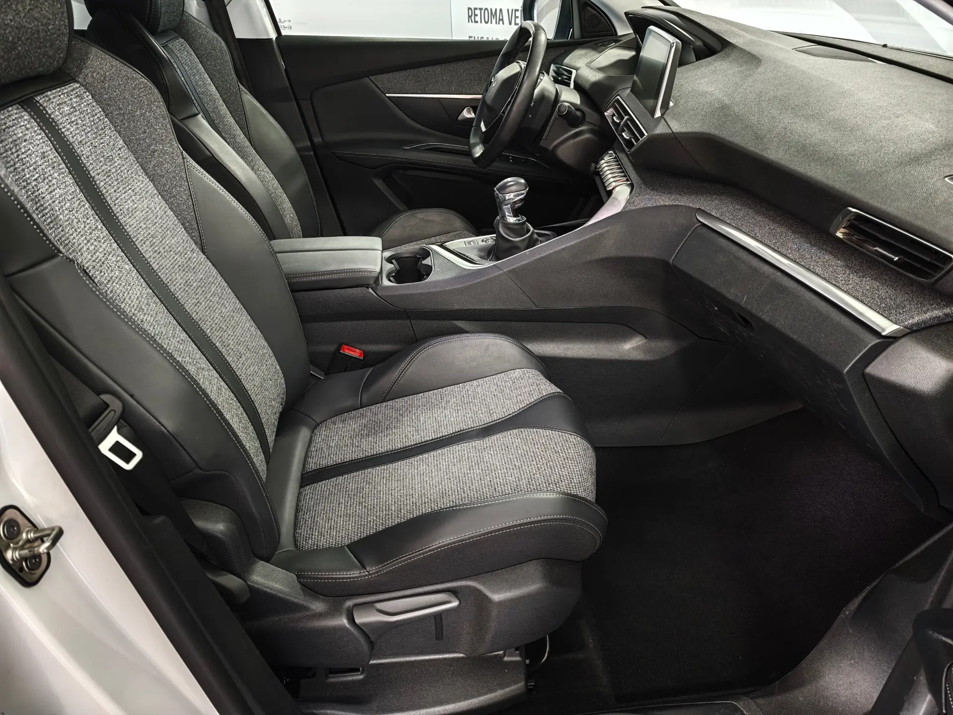 Peugeot 3008 1.2 PureTech Allure Pack 21