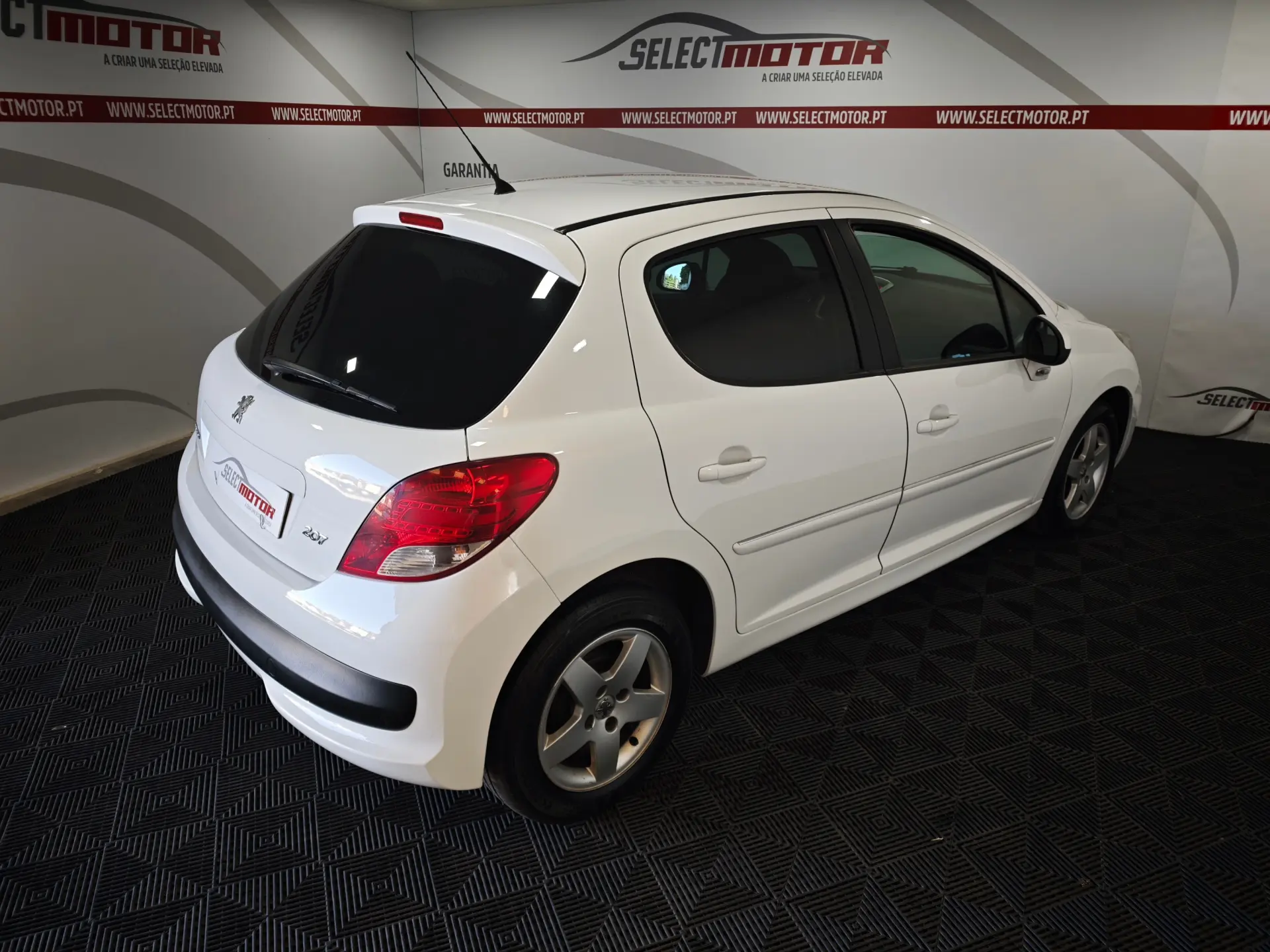 Peugeot 207 1.4 HDi Urban 6
