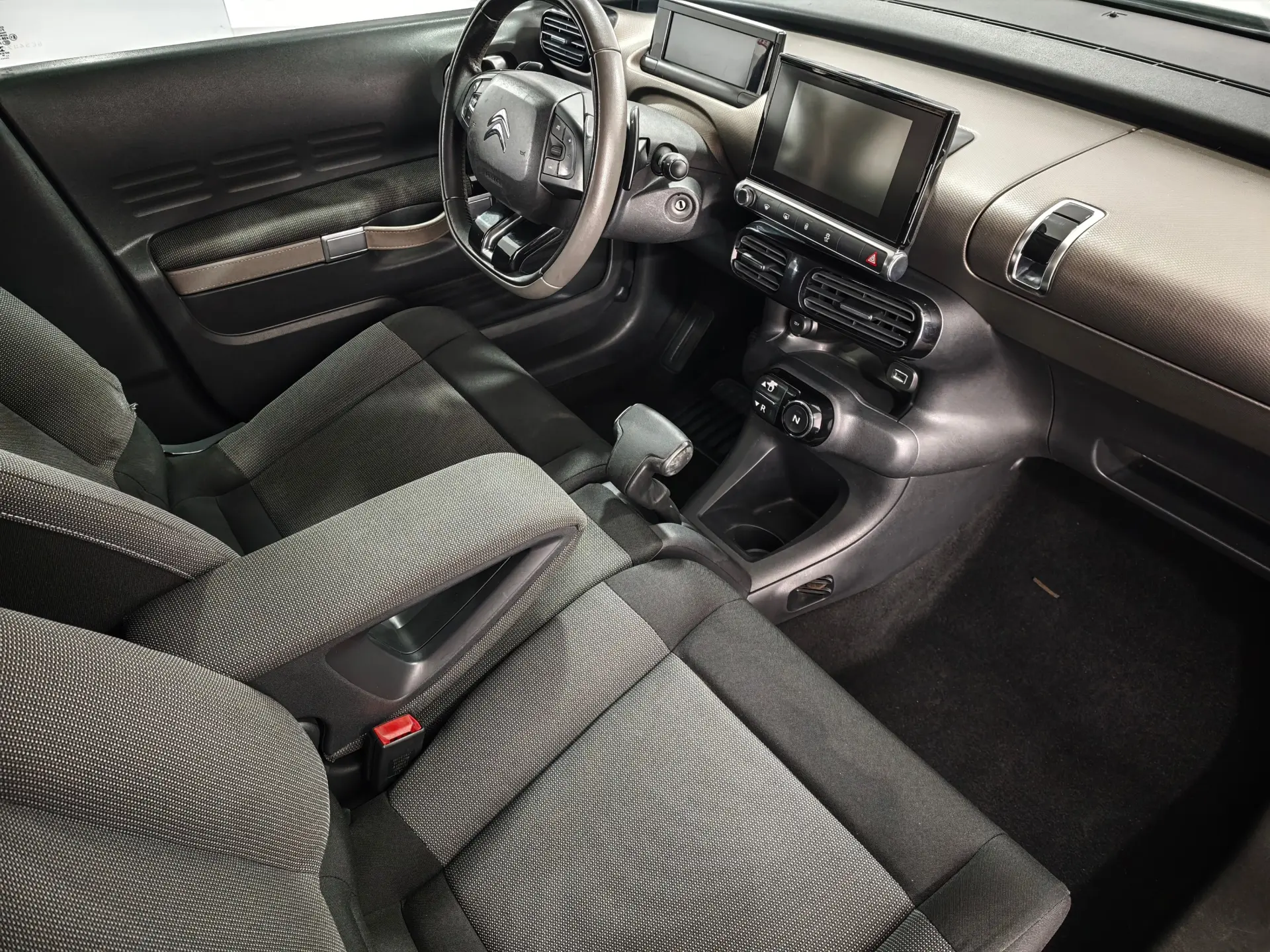 Citroen C4 Cactus BlueHDi 100 ETG6 Stop&Start Shine 25