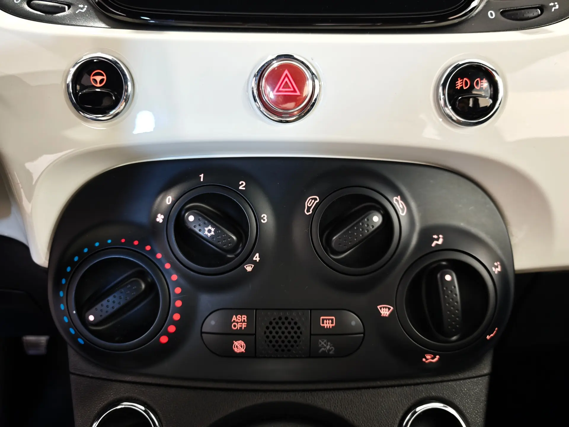 Fiat 500 1.0 Hybrid Lounge 9