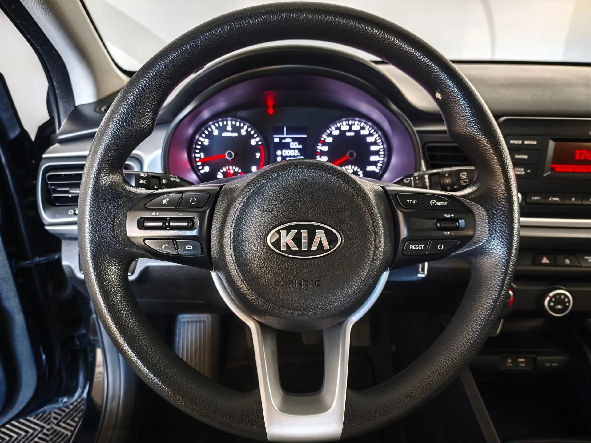 Kia Rio 1.2 CVVT LX 12
