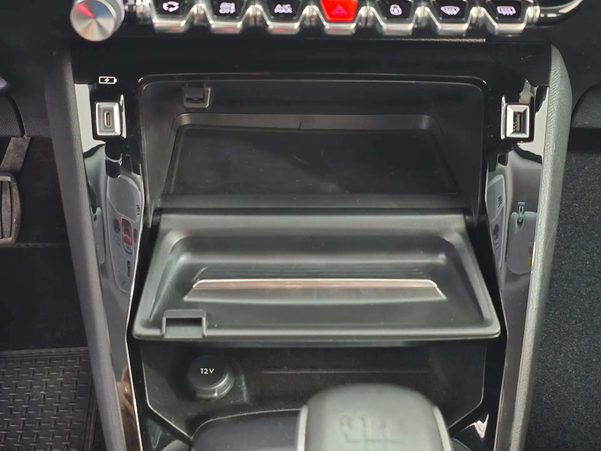 Peugeot 2008 1.2 PureTech Allure 11