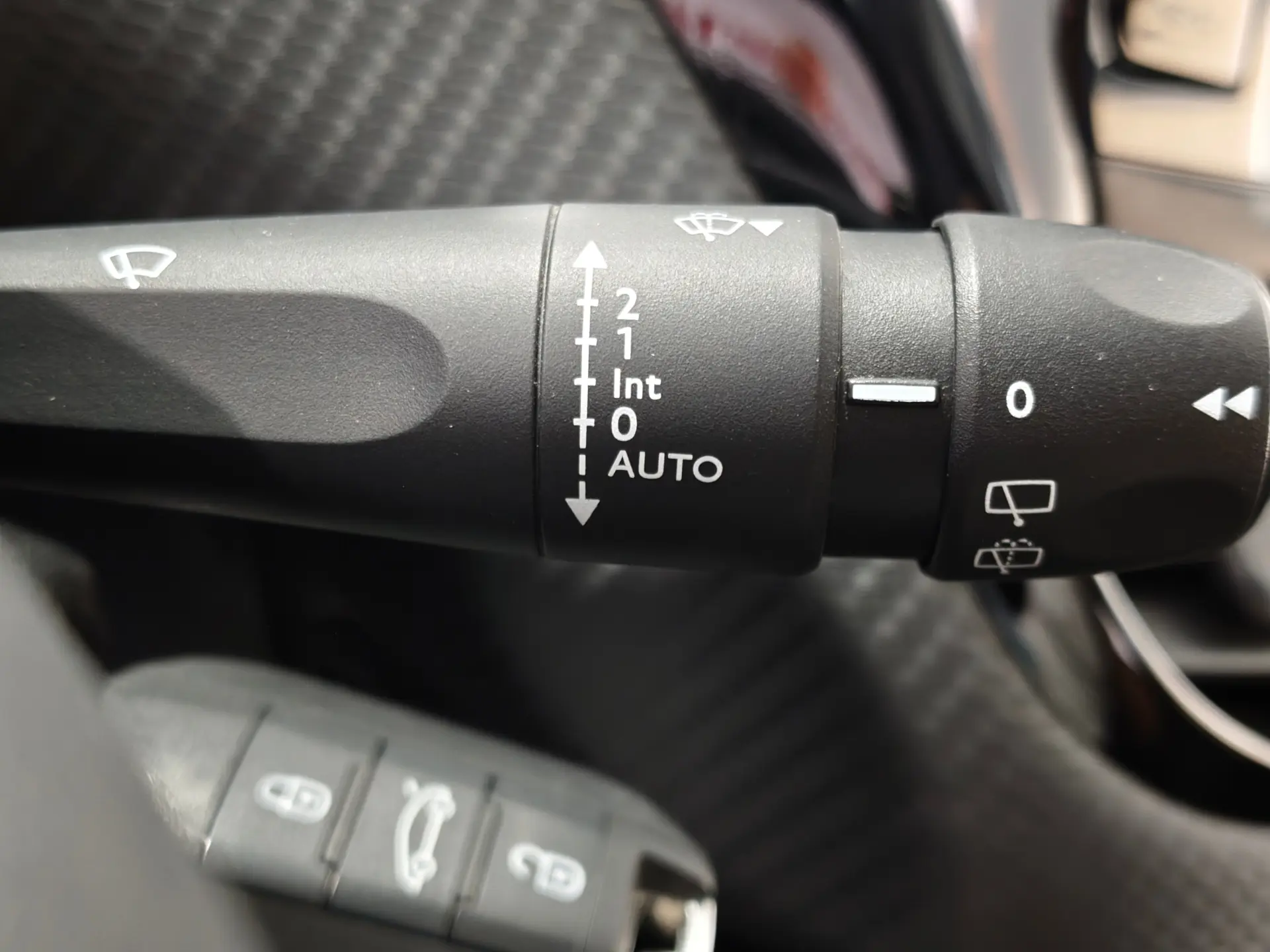 Peugeot 208 1.6 BlueHDi Active 16