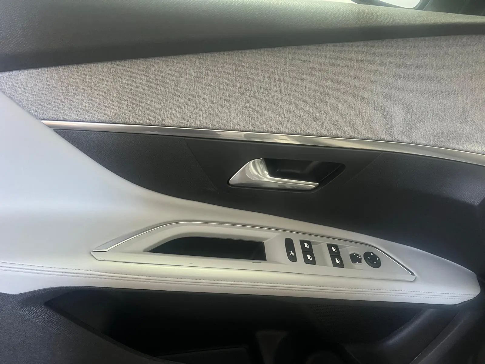 Peugeot 5008 PureTech 130 Stop & Start Allure Business-Pack 11