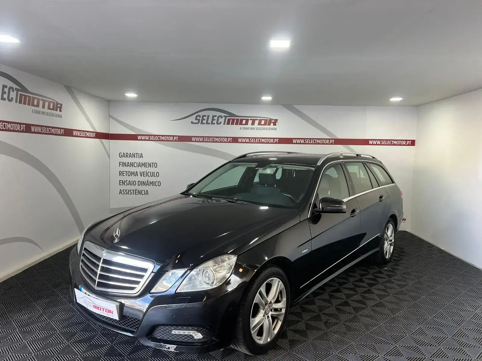 Mercedes-Benz E 220 CDi Avantgarde BlueEfficiency 1