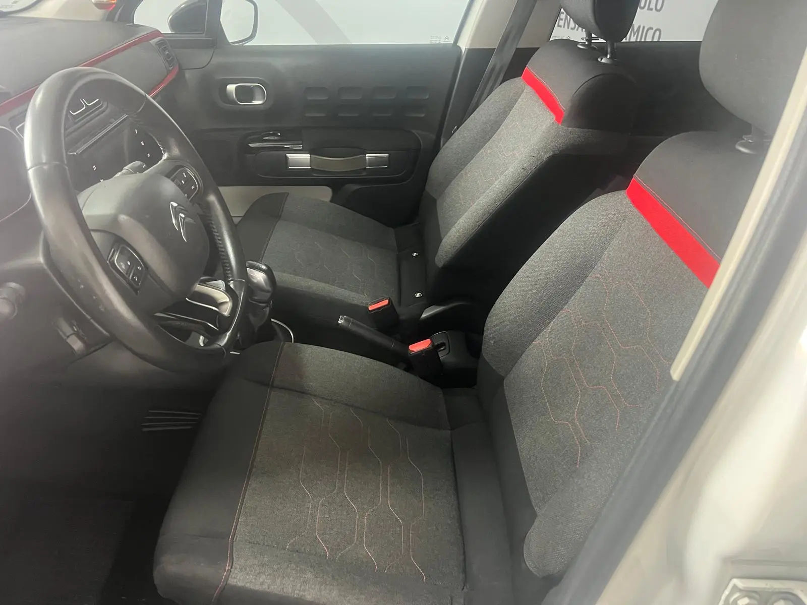 Citroen C3 1.2 PureTech Shine 9