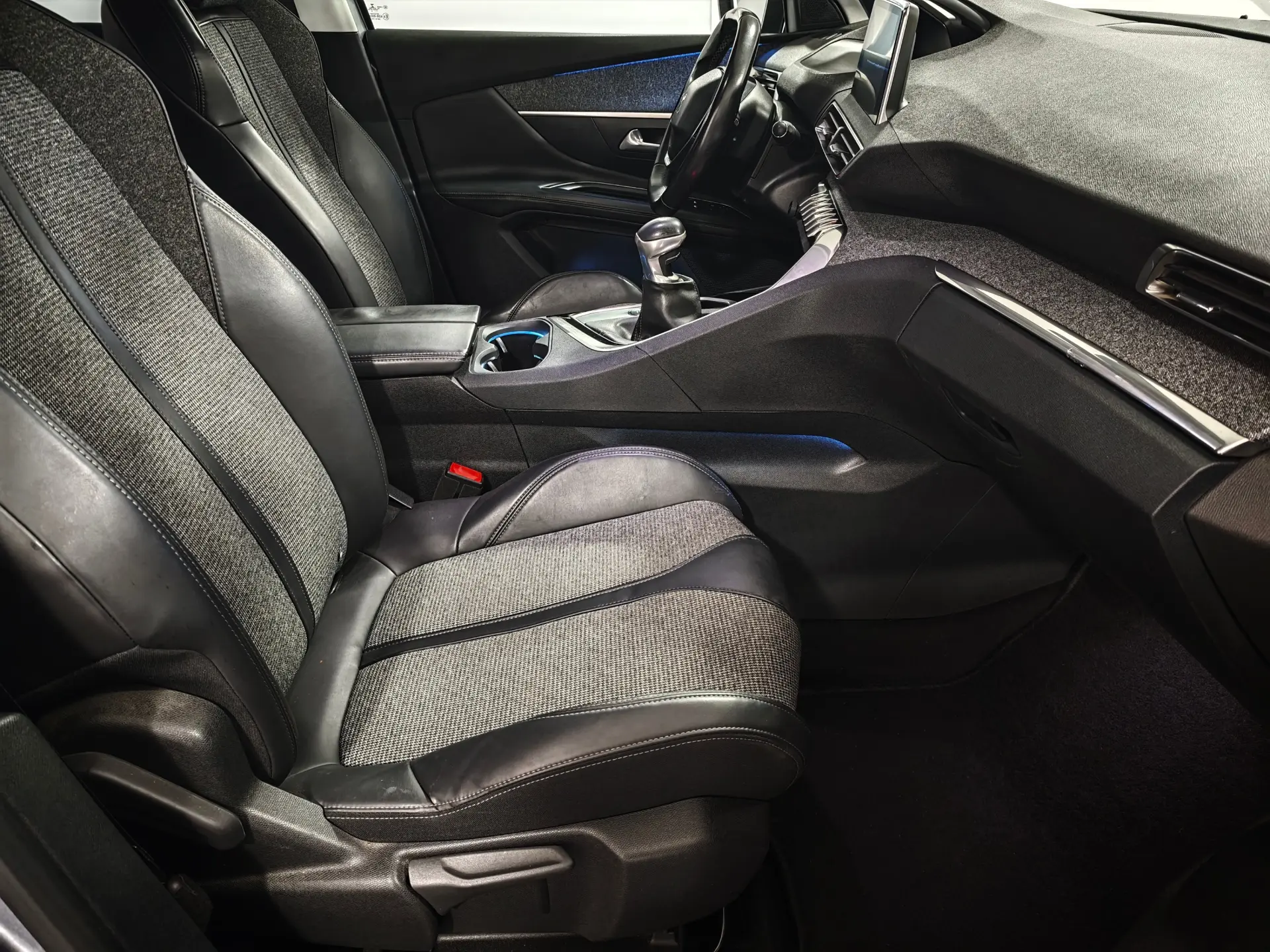 Peugeot 3008 1.2 PureTech Allure Pack 22