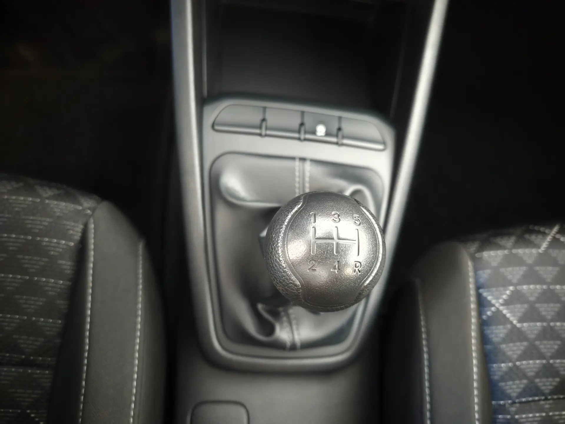 Kia Rio 1.2 CVVT LX 11