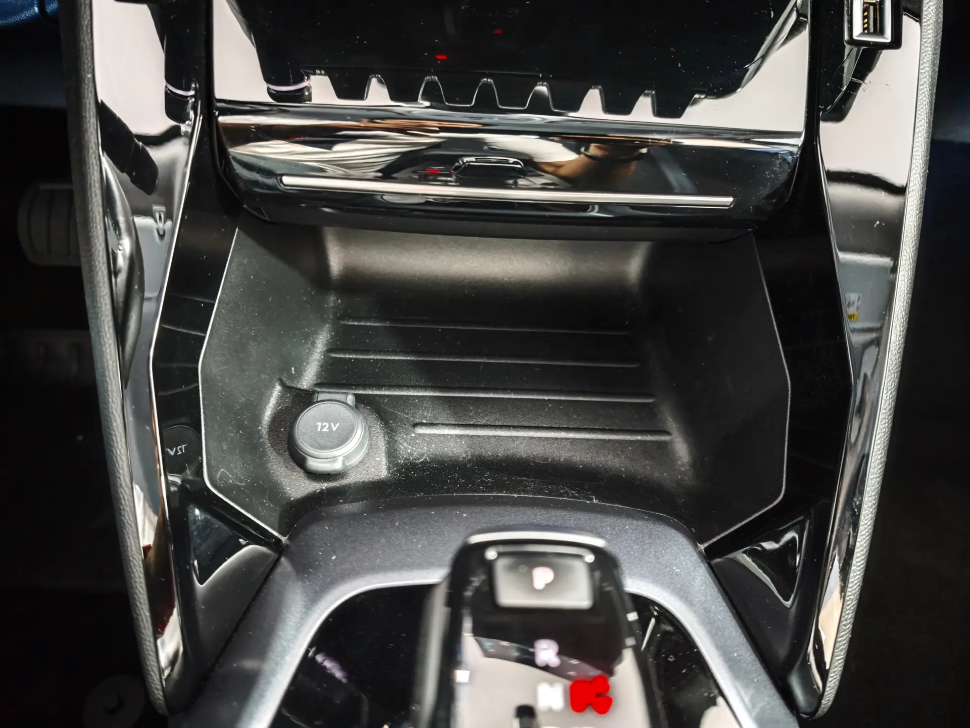 Peugeot e-2008 Allure 17