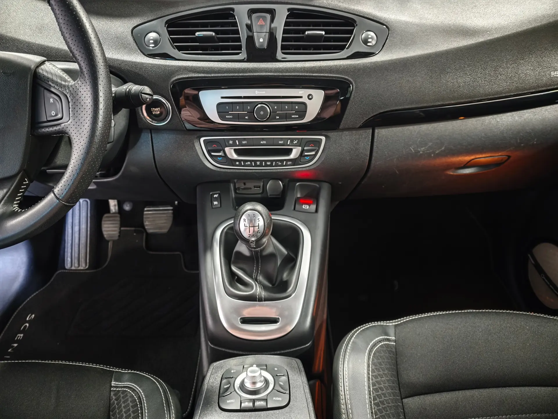 Renault Grand Scénic 1.5 dCi Bose Edition SS 13