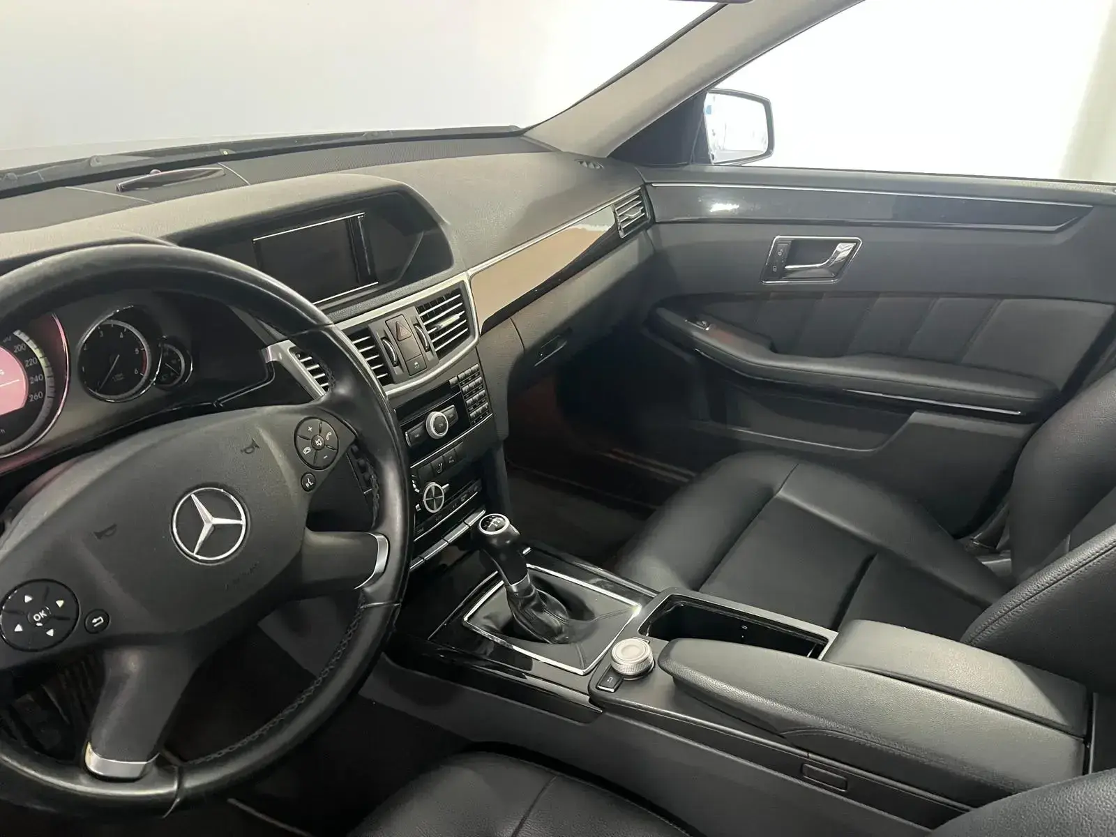 Mercedes-Benz E 220 CDi Avantgarde BlueEfficiency 9