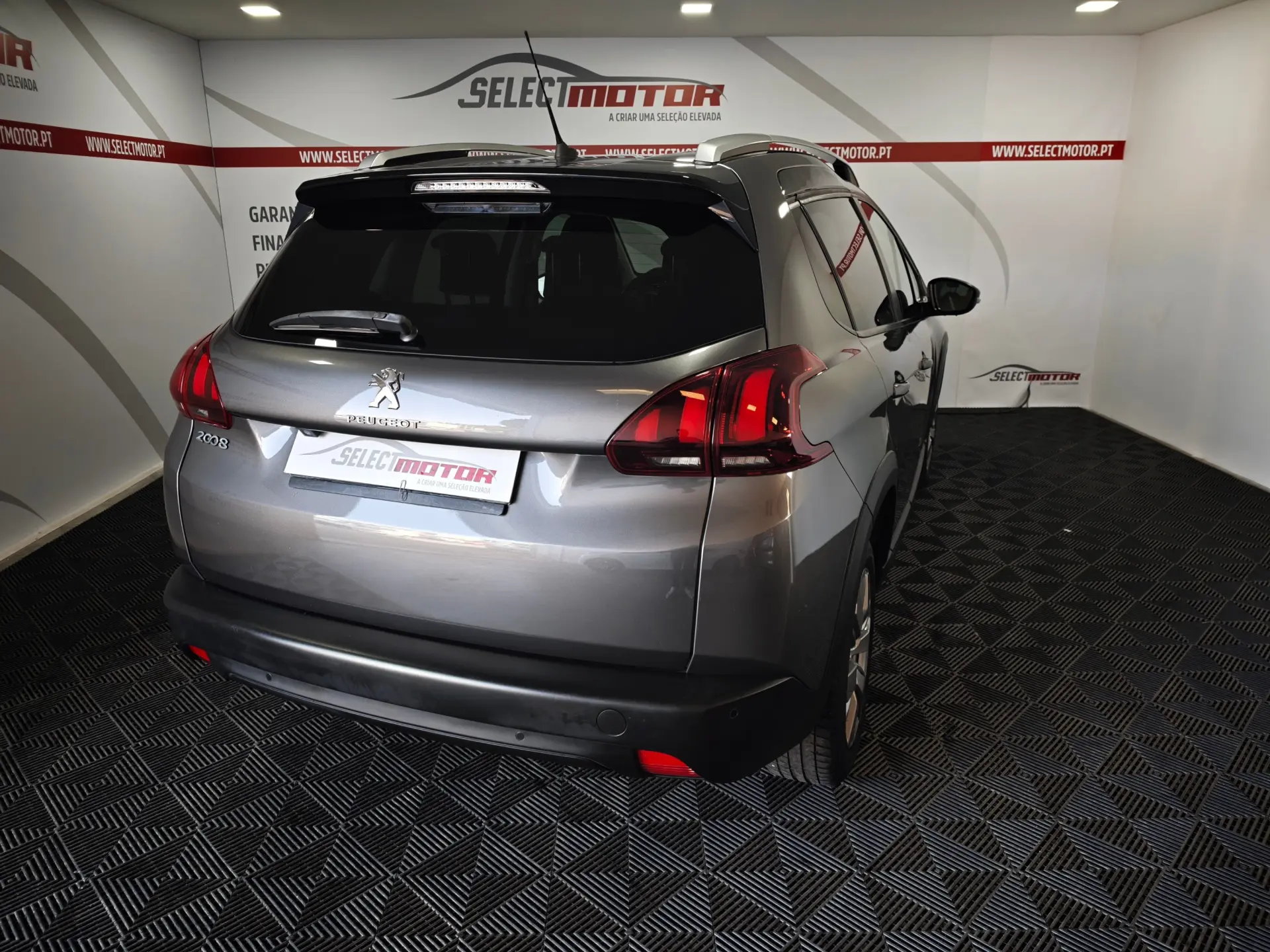 Peugeot 2008 1.2 PureTech Signature 4