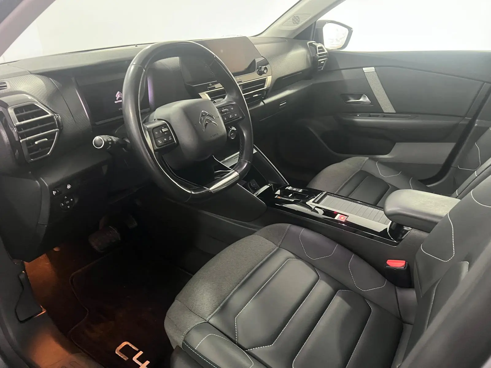 Citroën C4 1.2 PureTech Shine EAT8 11