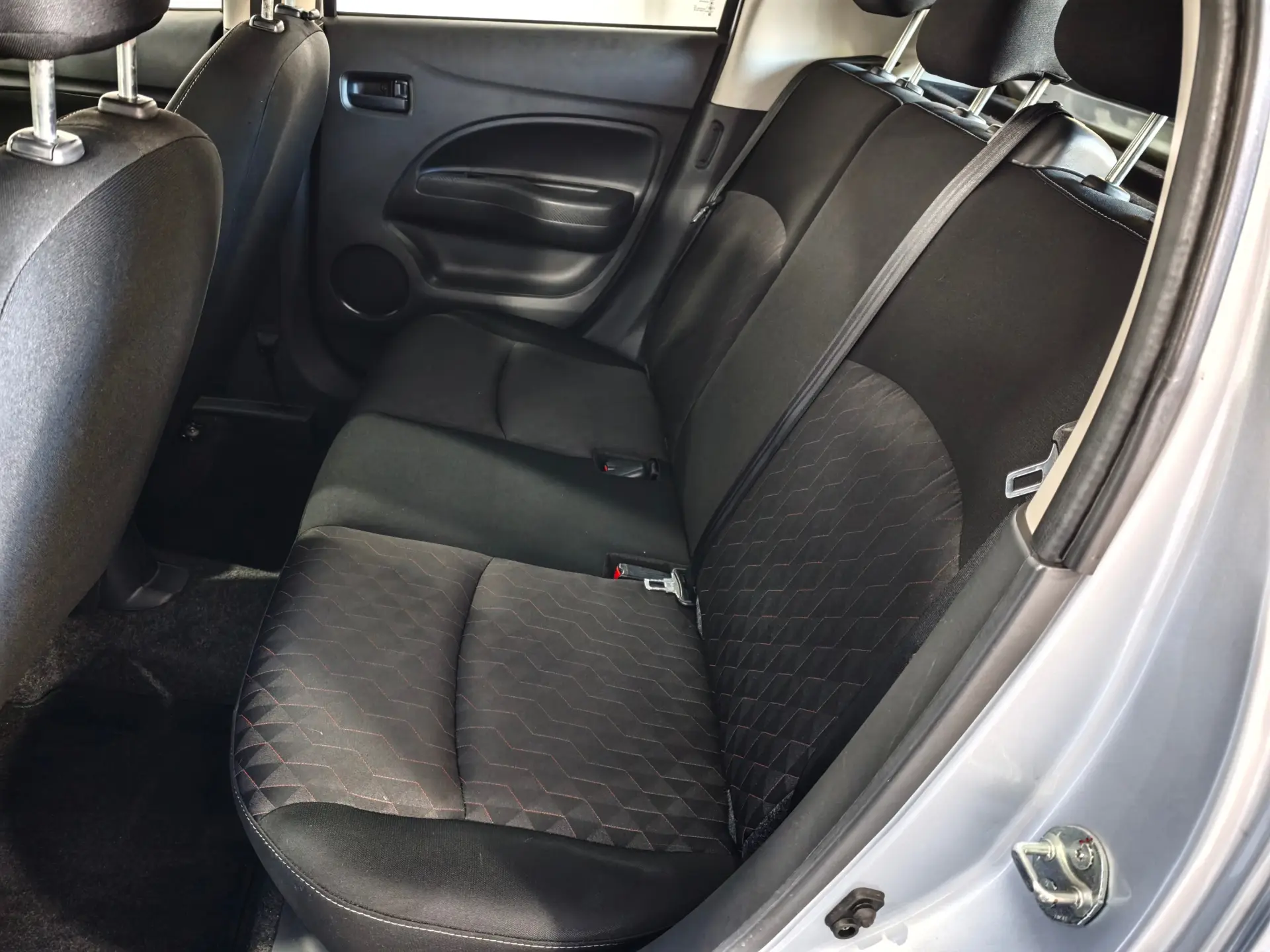 Mitsubishi Space Star 1.2 Intense 19