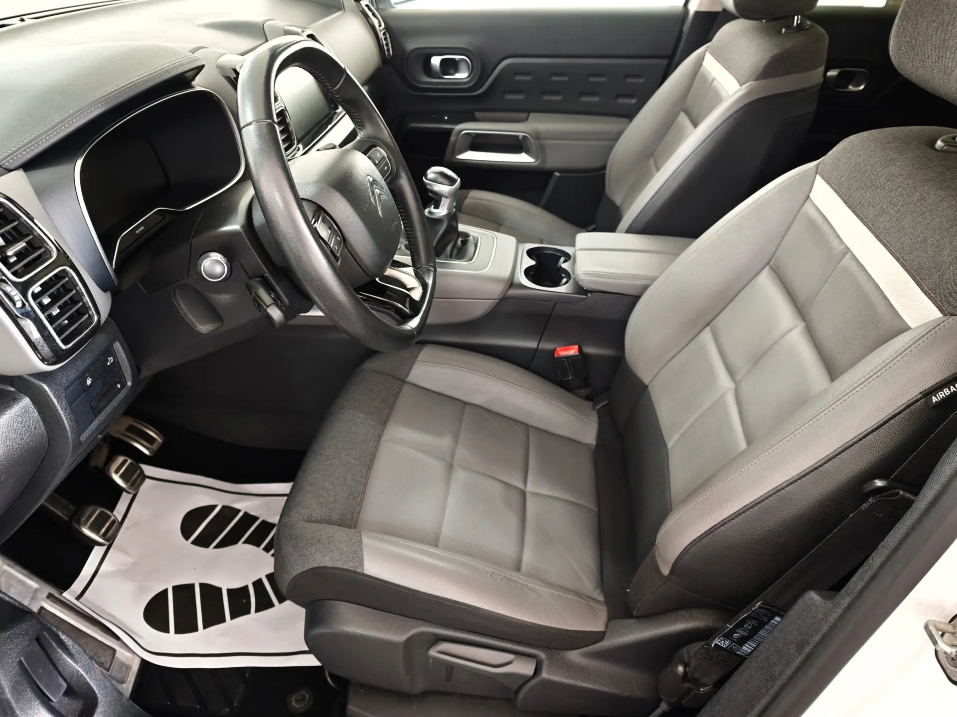 Citroen C5 Aircross 1.2 PureTech Shine 23