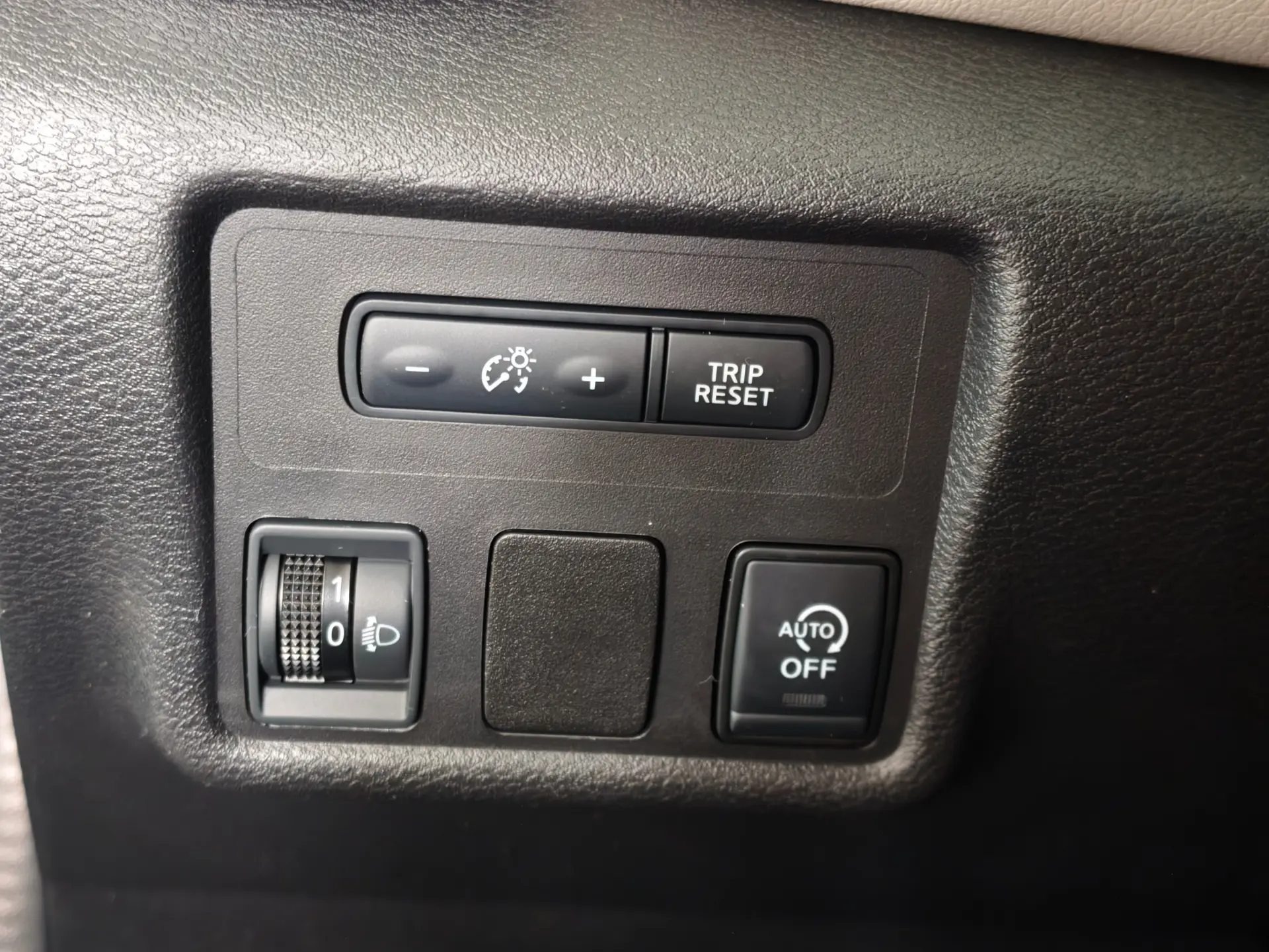 Nissan Micra 1.0 IG-T Kiiro 16