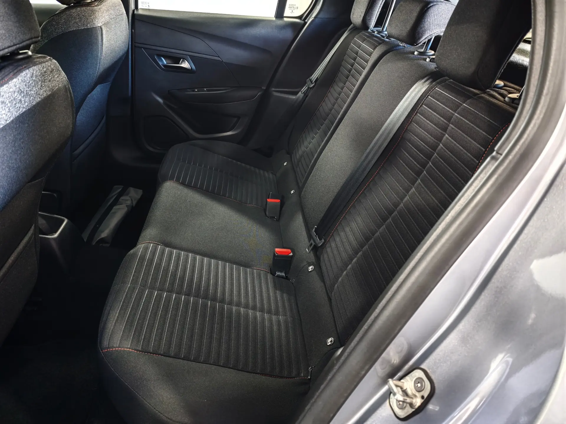 Peugeot 208 1.2 PureTech Active 23