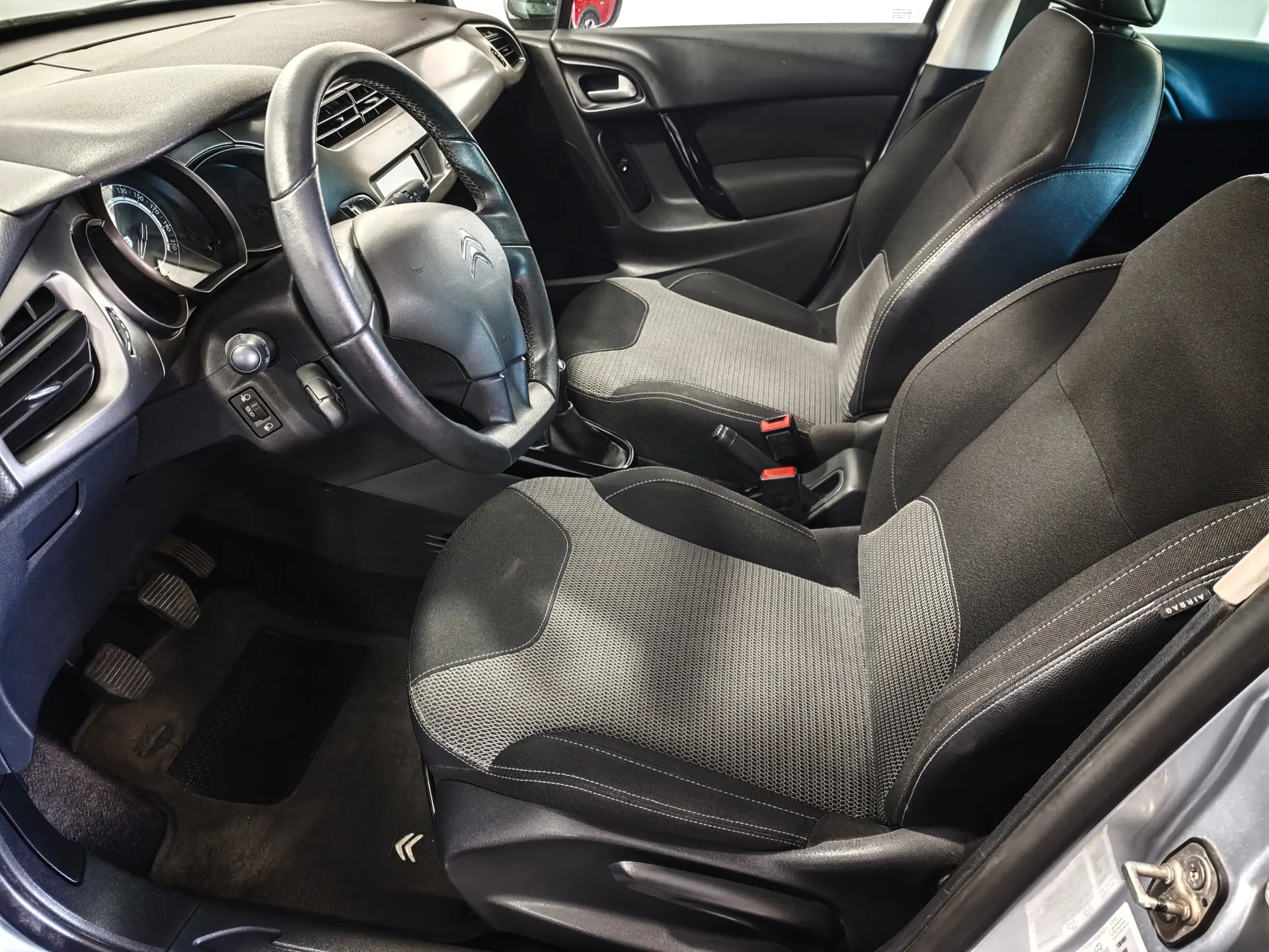 Citroen C3 1.2 PureTech Shine 17