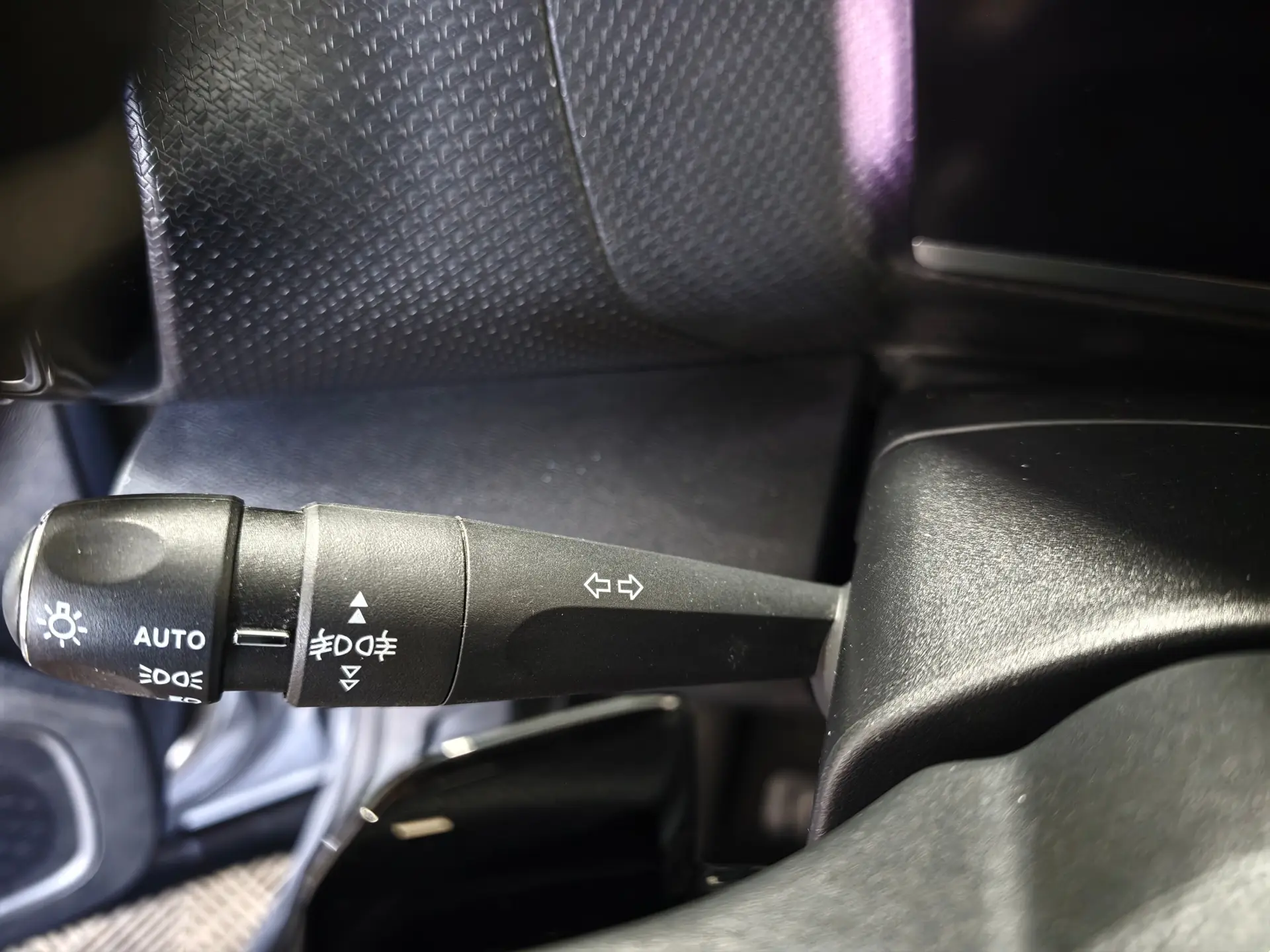 Citroen C4 PureTech 130 Stop&Start EAT8 FEEL PACK 20