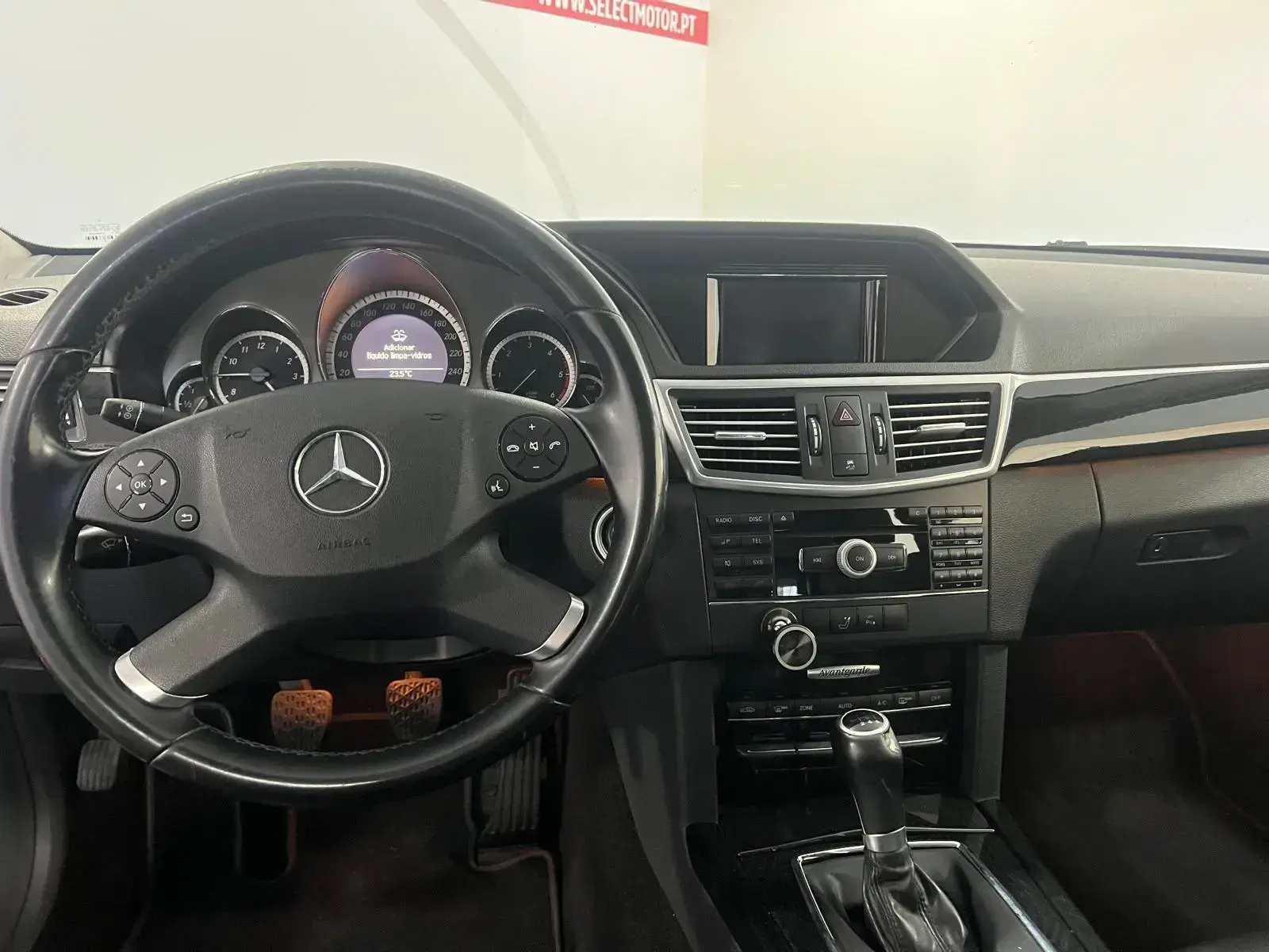 Mercedes-Benz E 220 CDi Avantgarde BlueEfficiency 8