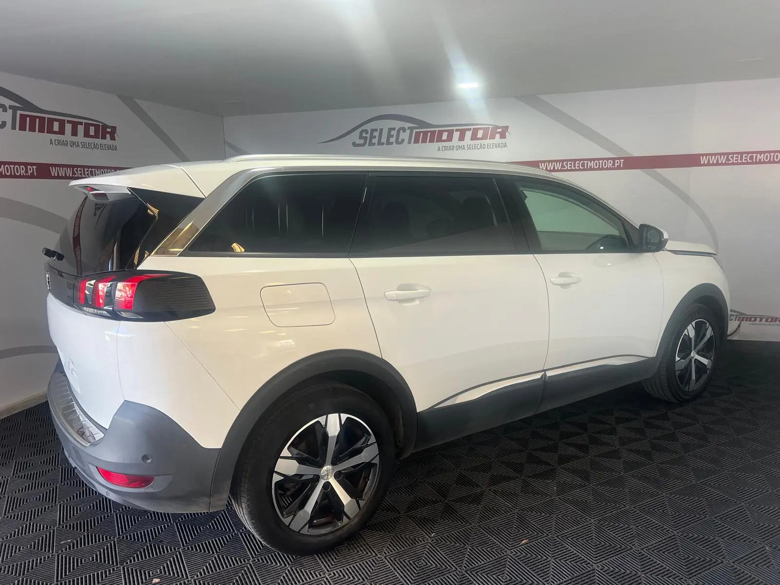 Peugeot 5008 PureTech 130 Stop & Start Allure Business-Pack 3