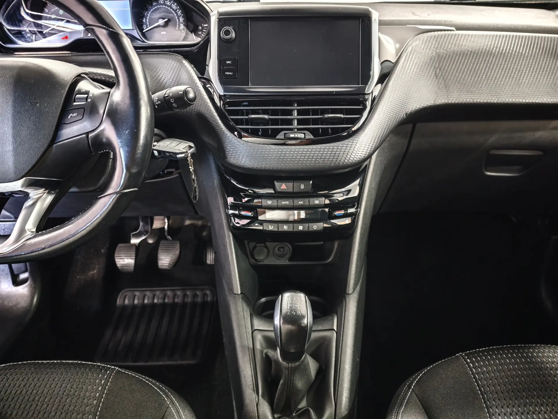 Peugeot 208 1.2 PureTech Allure 13