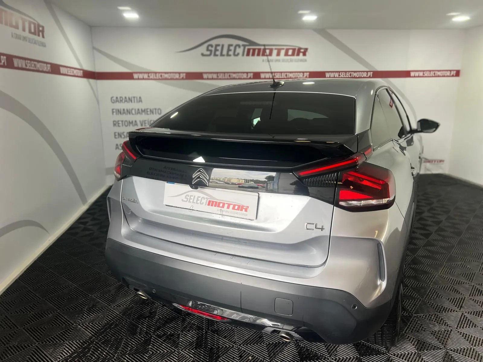 Citroën C4 1.2 PureTech Shine EAT8 6