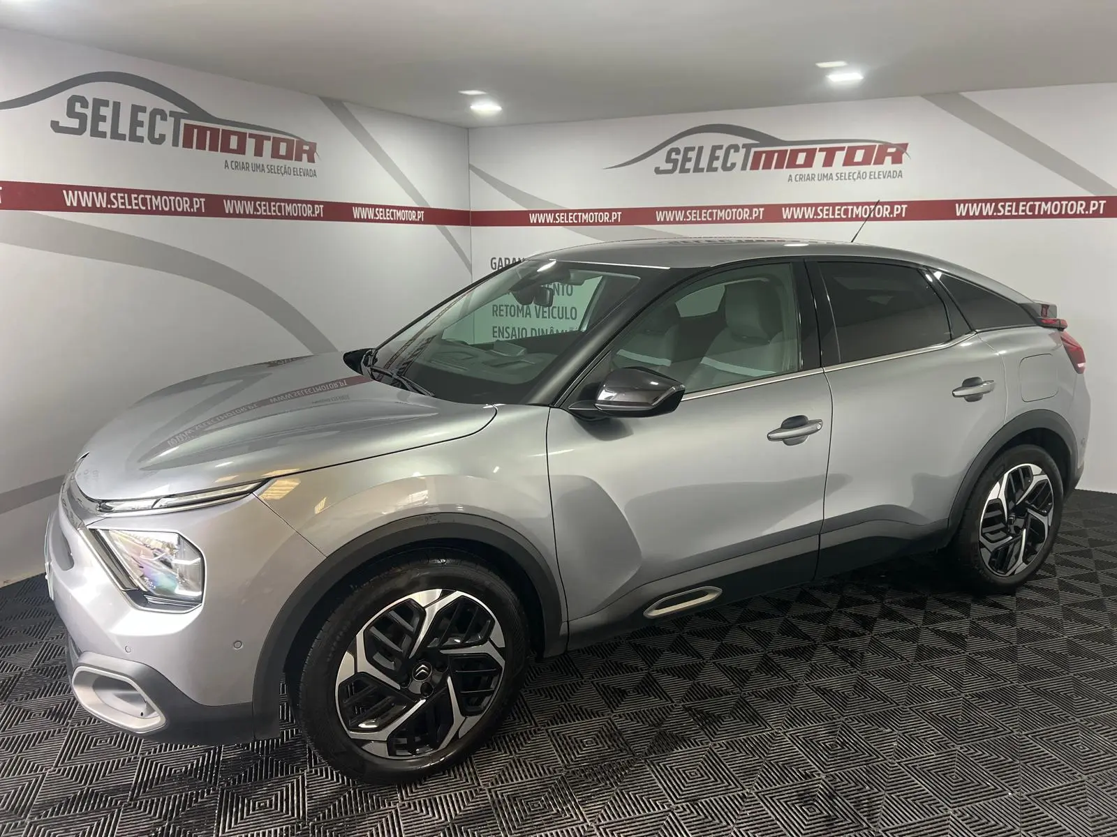 Citroën C4 1.2 PureTech Shine EAT8 2