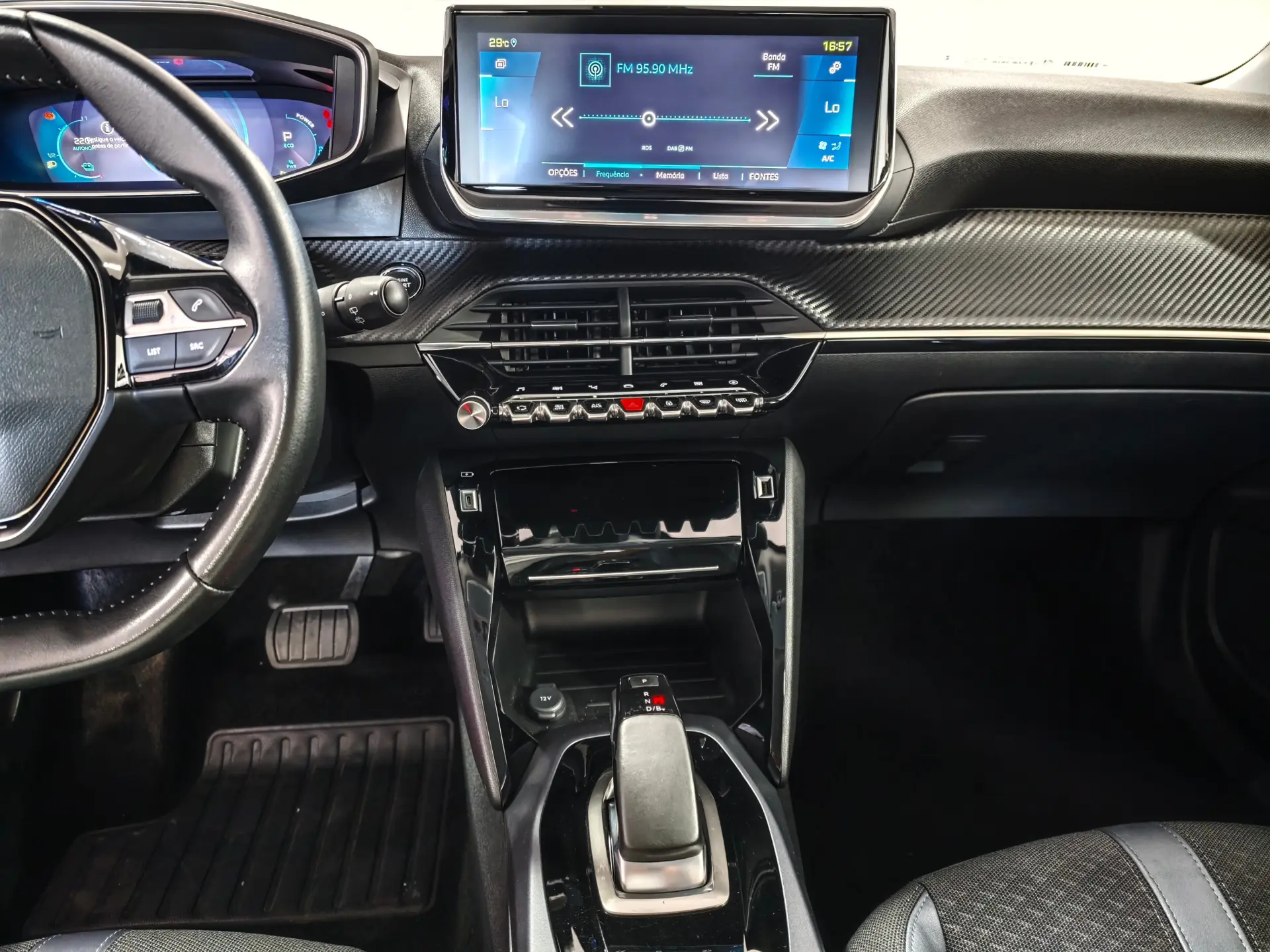 Peugeot e-2008 Allure 20