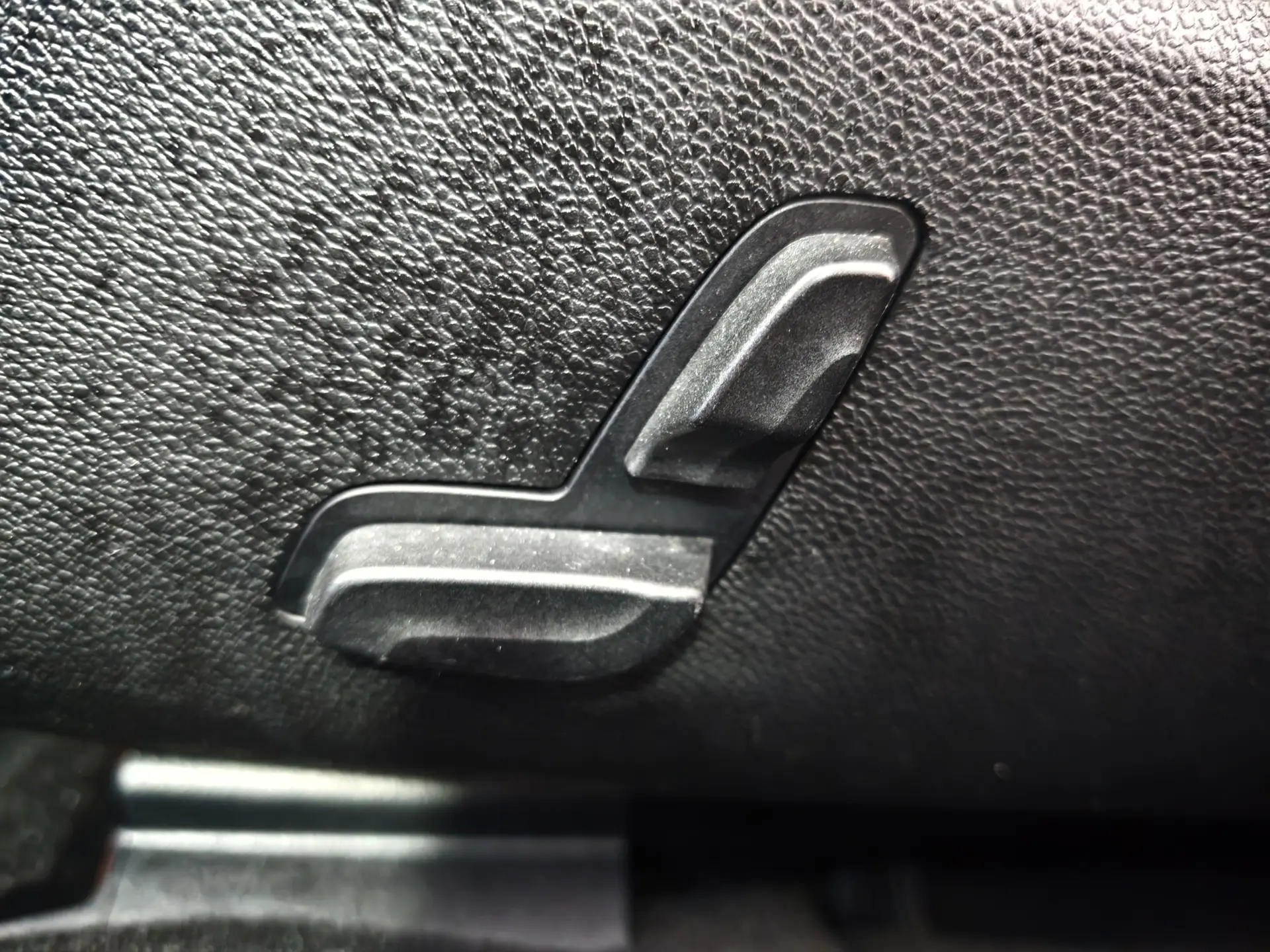 Mercedes-Benz E 220 BlueTEC BE Edition Auto. 31
