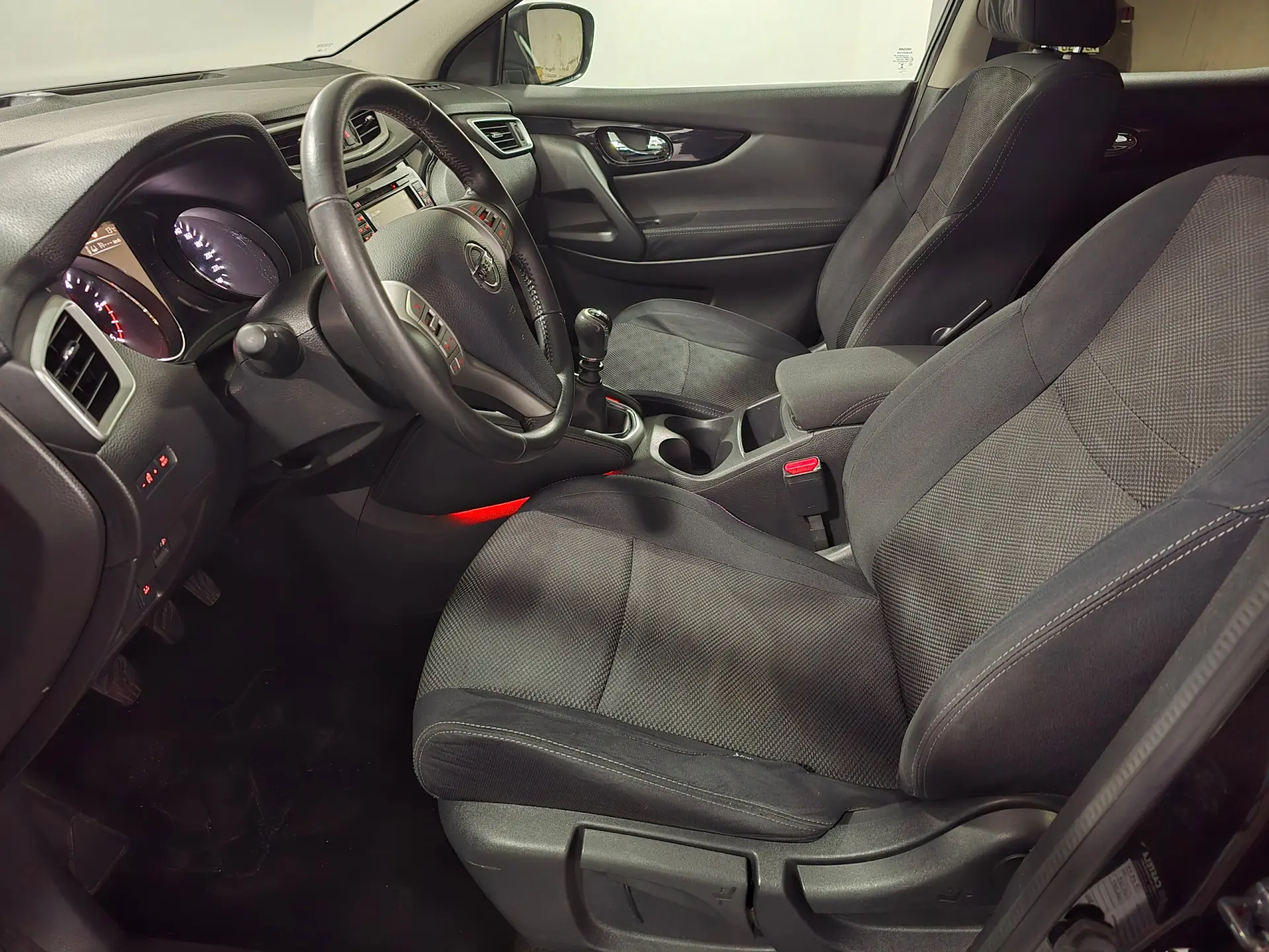 Nissan Qashqai 1.5 dCi N-Connecta 18 17