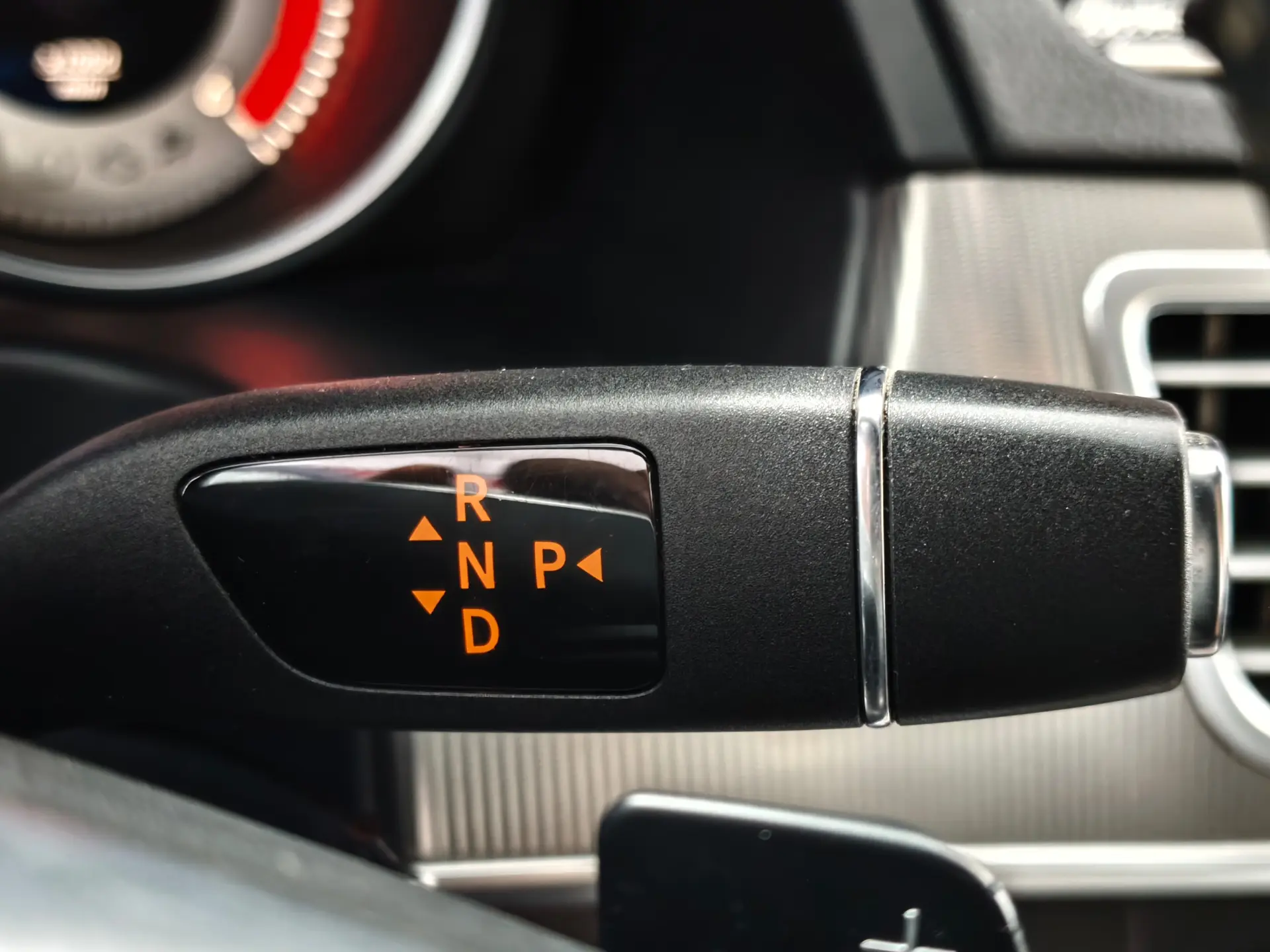 Mercedes-Benz E 220 BlueTEC BE Edition Auto. 21