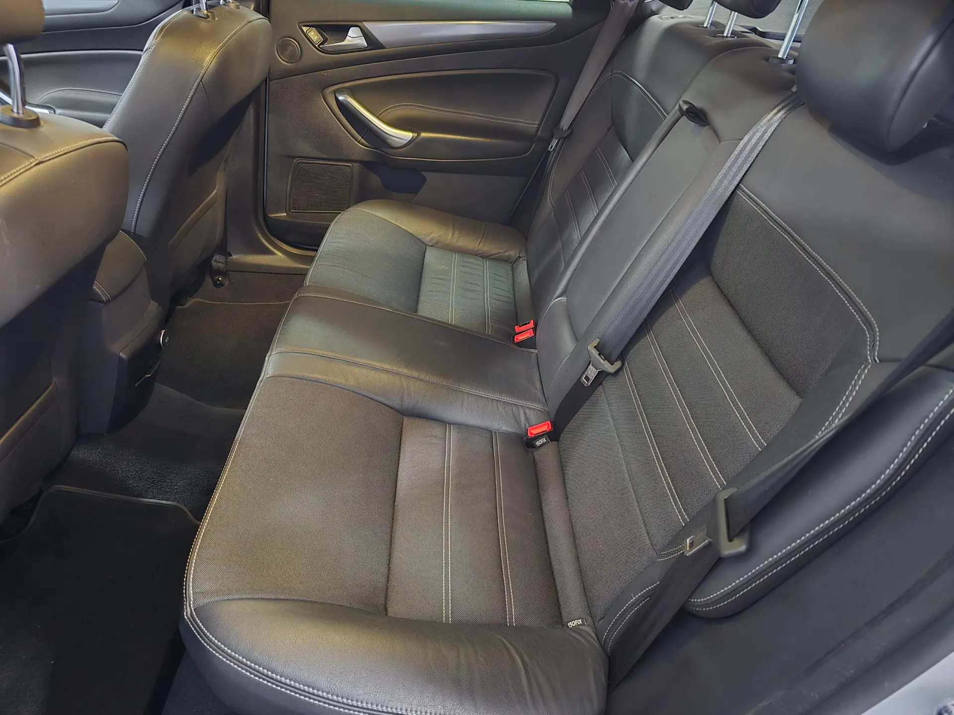 Ford Mondeo SW 1.6 TDCi Titanium 17