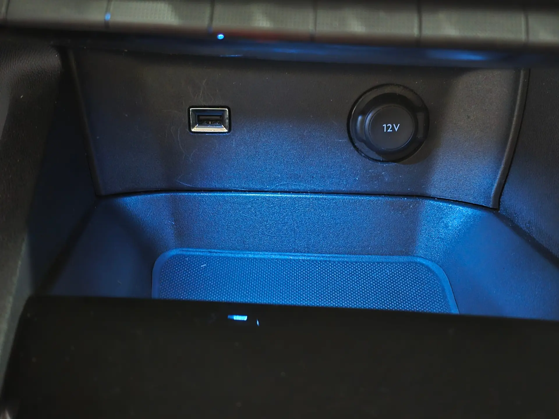 Peugeot 3008 1.2 PureTech Active Pack 12