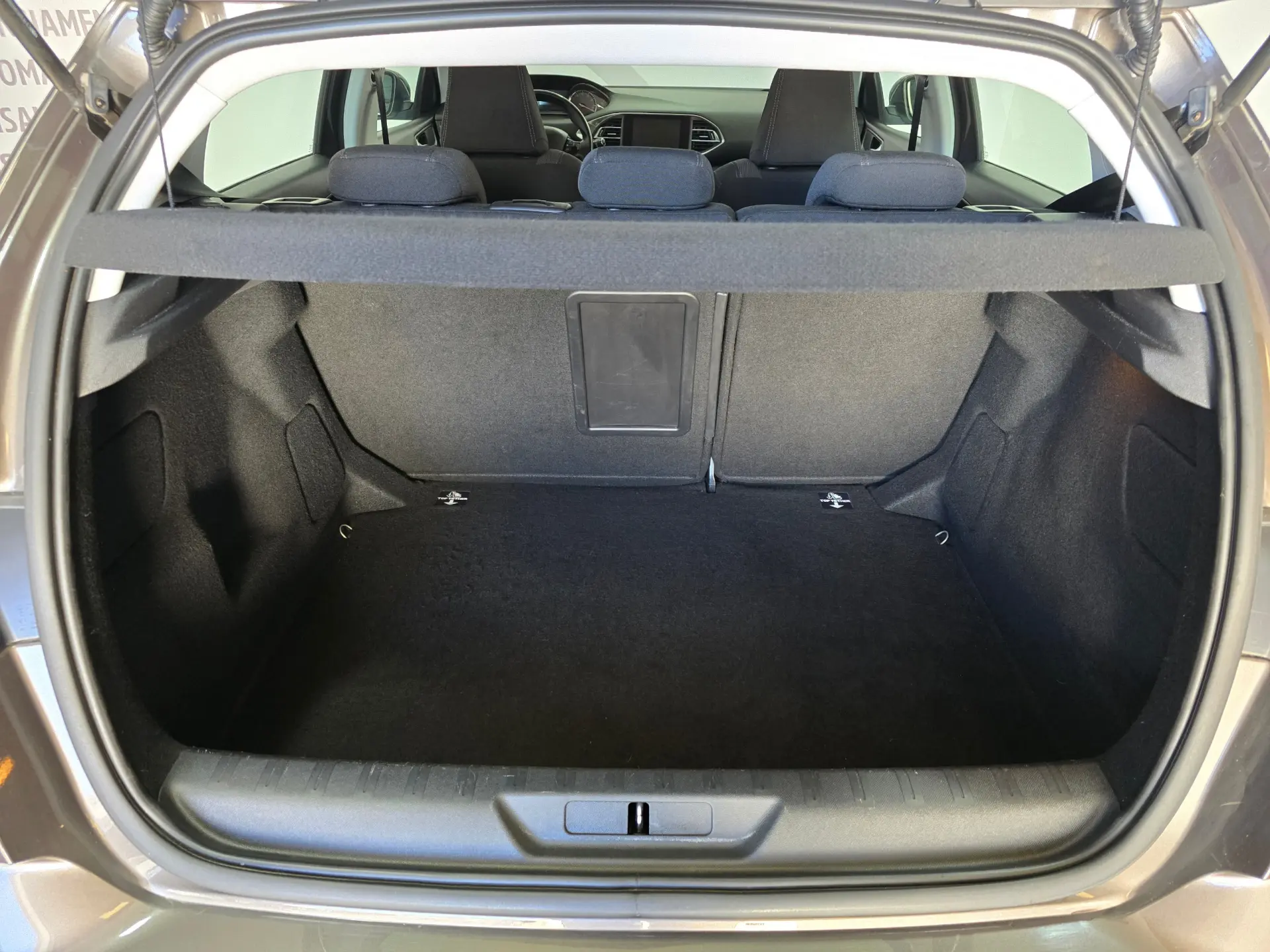 Peugeot 308 1.2 PureTech Allure Pack 23