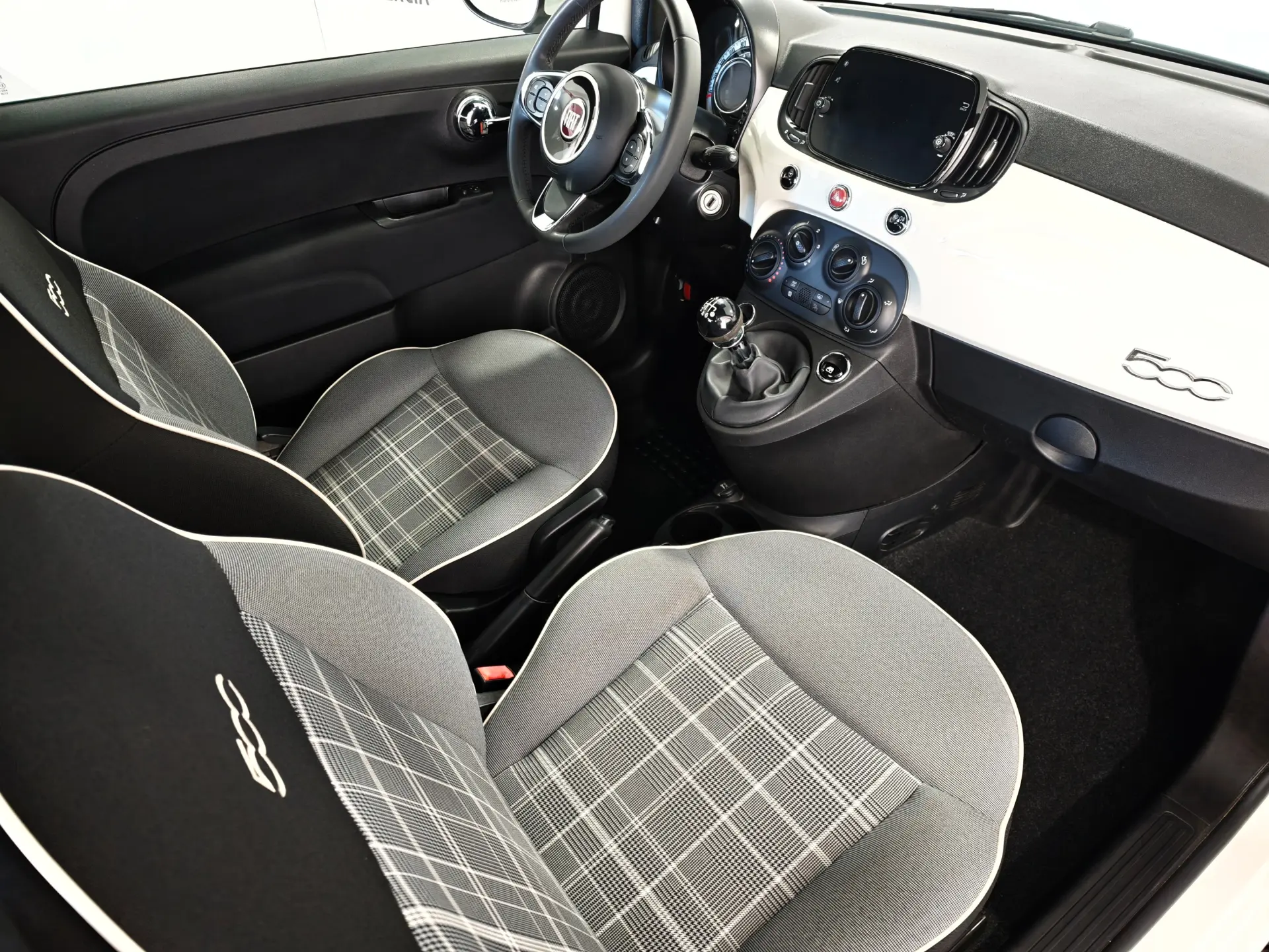 Fiat 500 1.0 Hybrid Lounge 23