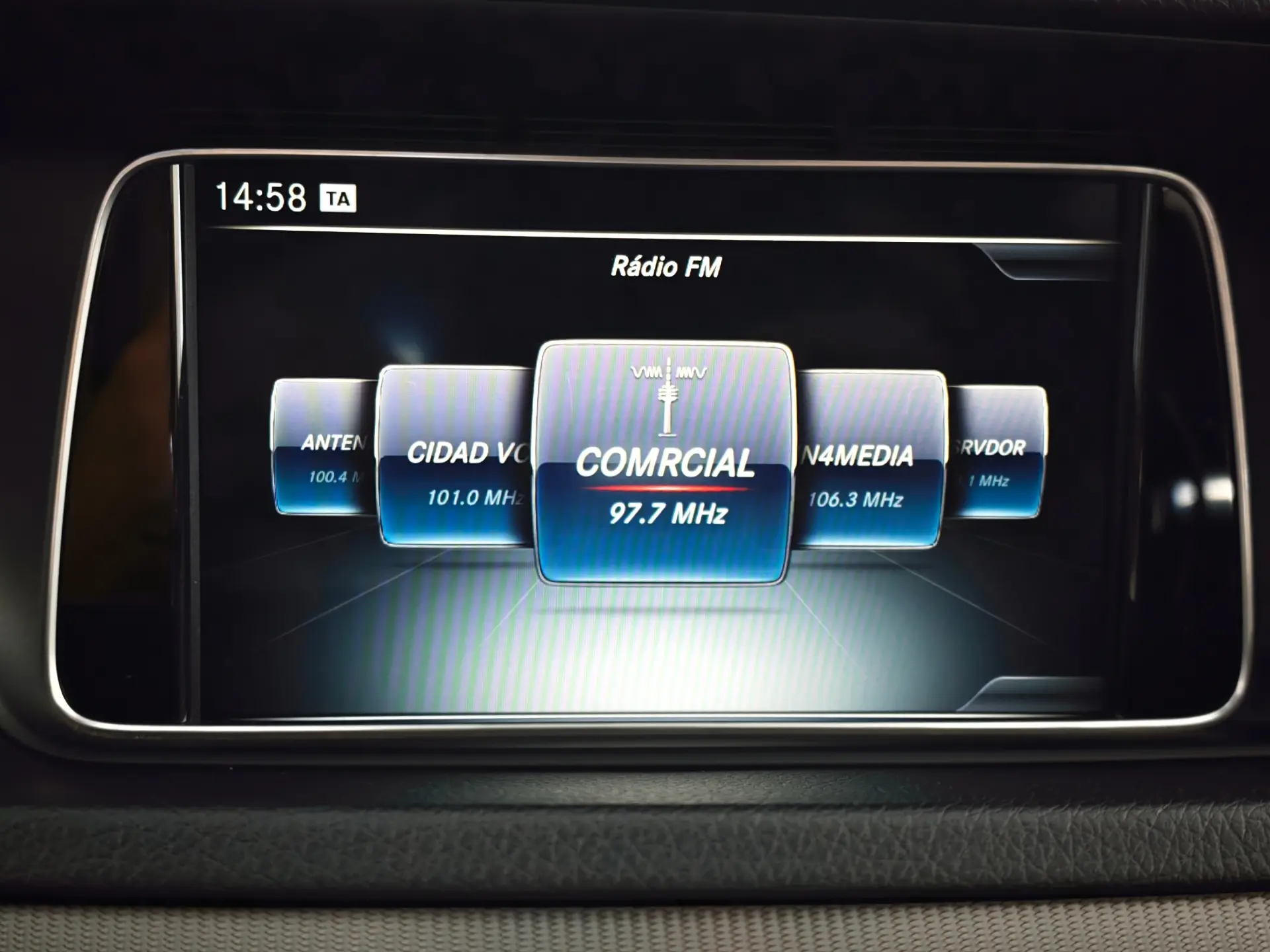 Mercedes-Benz E 220 BlueTEC BE Edition Auto. 9