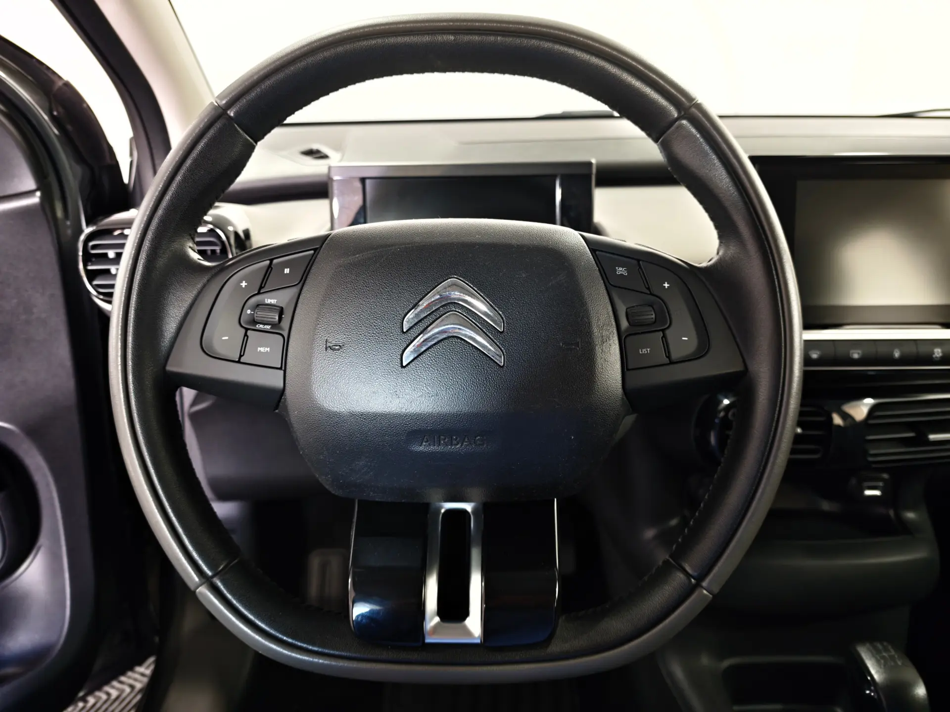 Citroen C4 Cactus 1.2 PureTech Shine 13