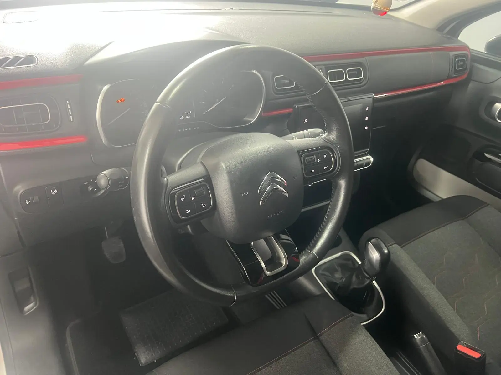 Citroen C3 1.2 PureTech Shine 8