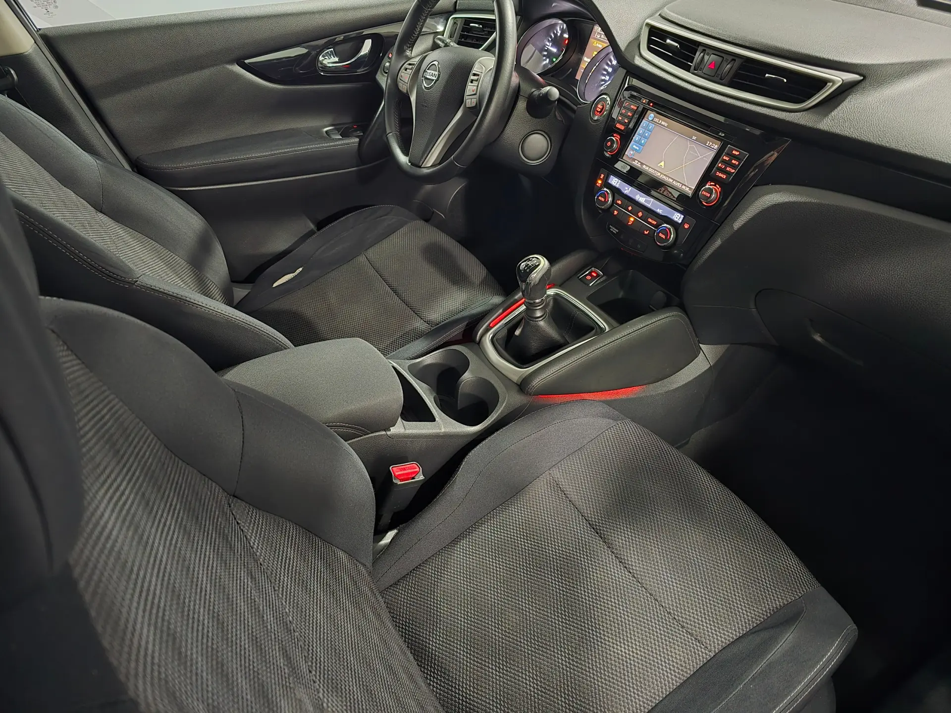 Nissan Qashqai 1.5 dCi N-Connecta 18 22