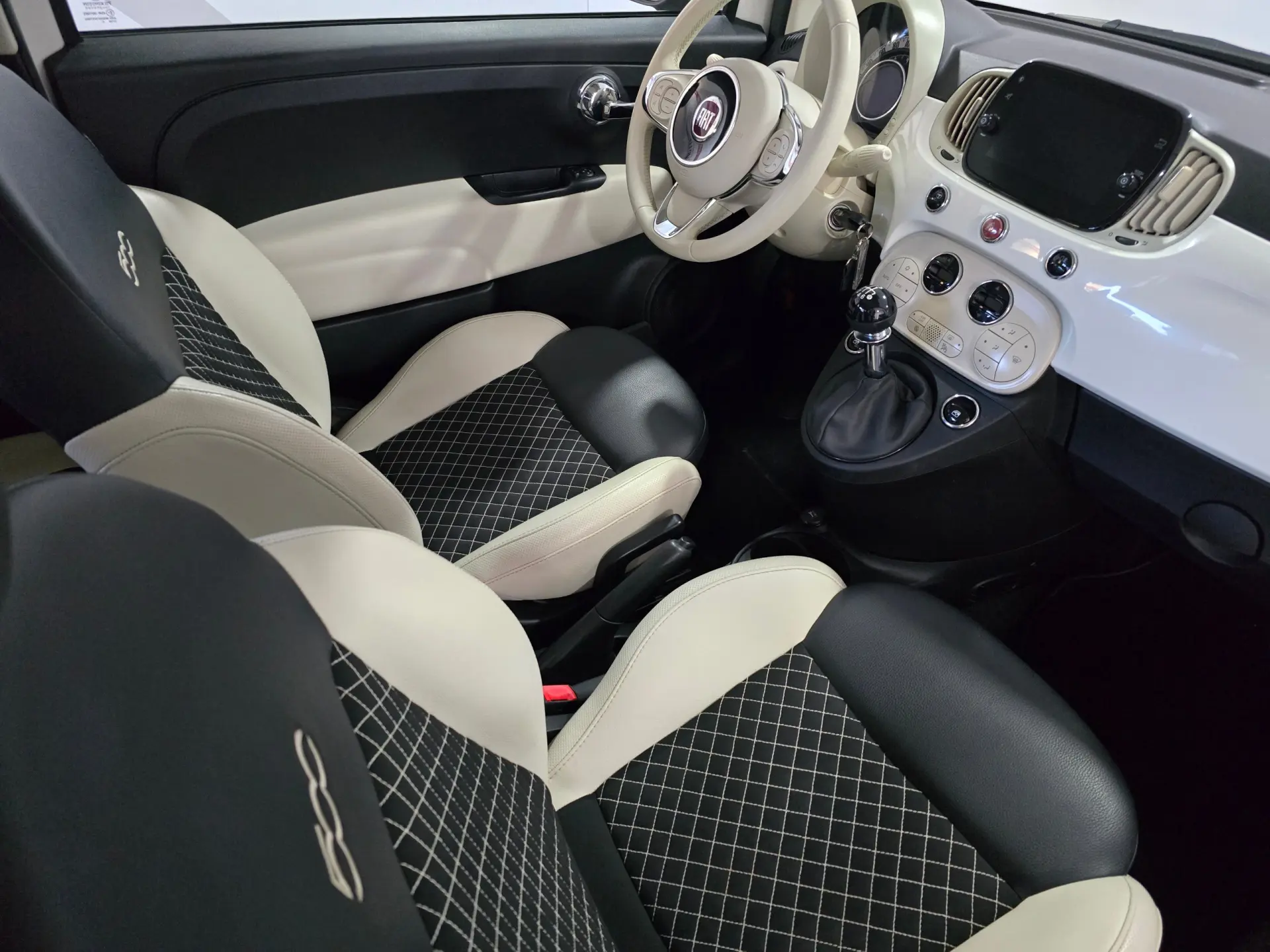 Fiat 500 1.0 Hybrid Lounge 21