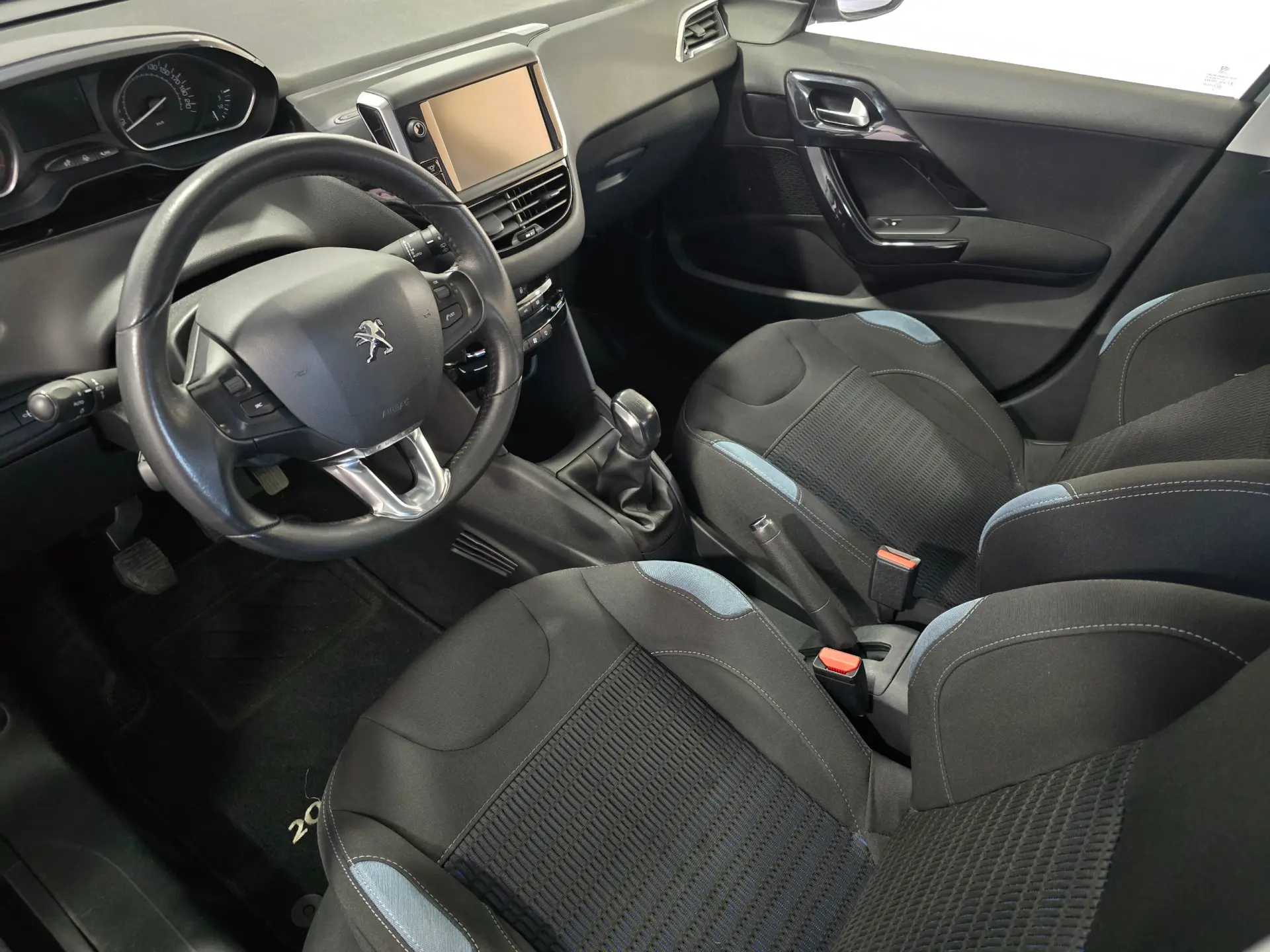 Peugeot 208 1.6 e-HDi Active 15