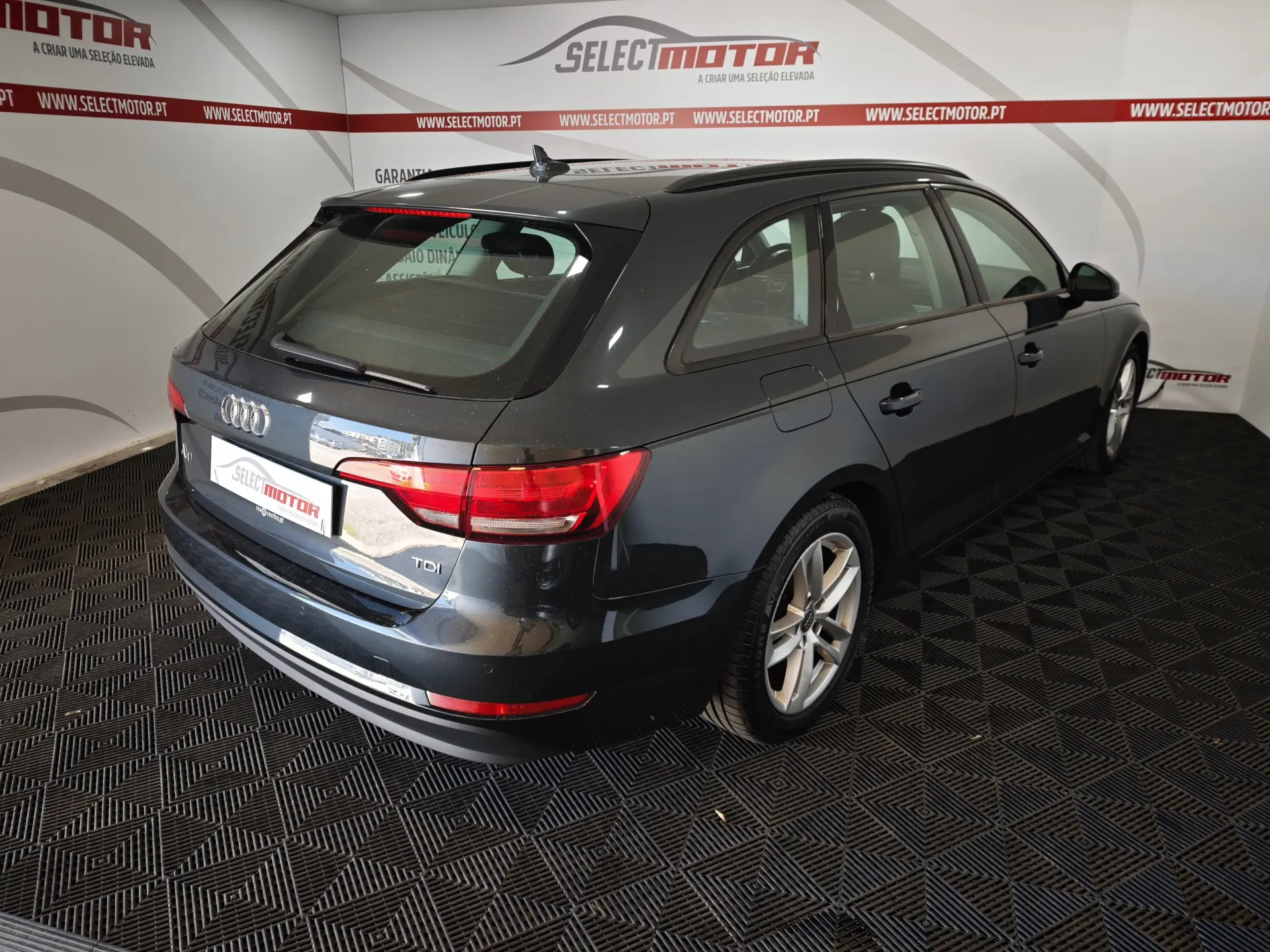 Audi A4 Avant 2.0 TDI Advance S tronic 5